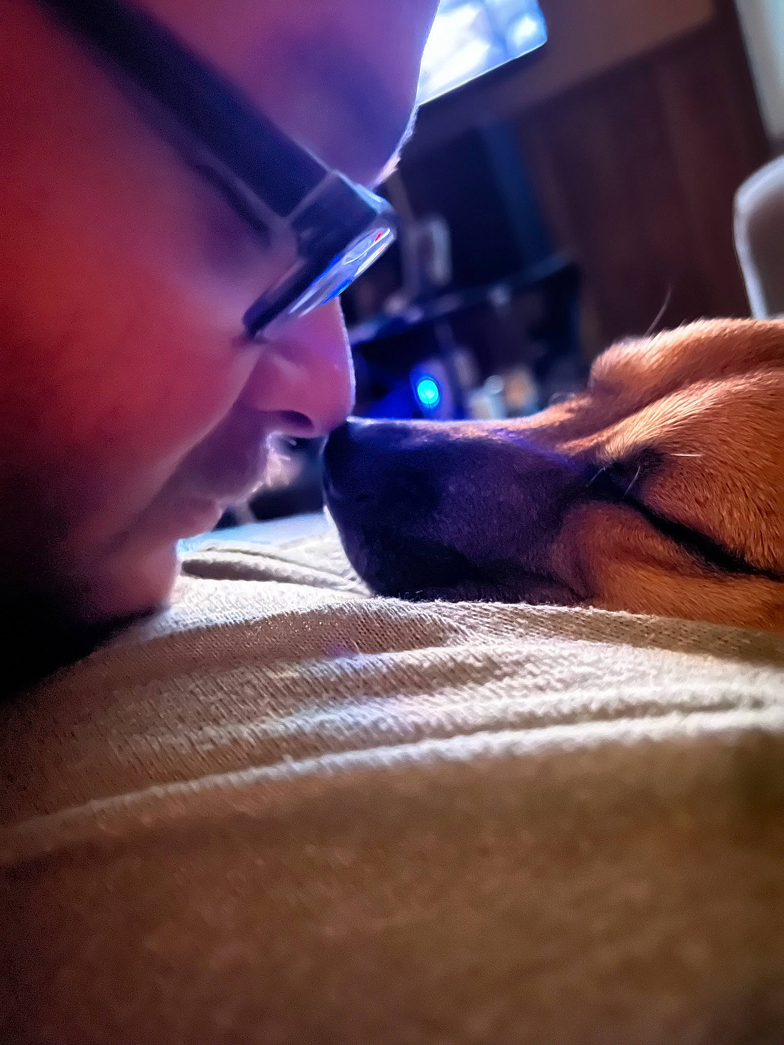 Kuekuatsu-kuku joined the competition — help win amazing prizes! audio_equipment, beard, cap, chin, comfort, eyebrow, eyelash, eyewear, facial_hair, finger, gadget, gesture, hand, hat, lip, mouth, nose, vision_care, wood, writing_instrument_accessory