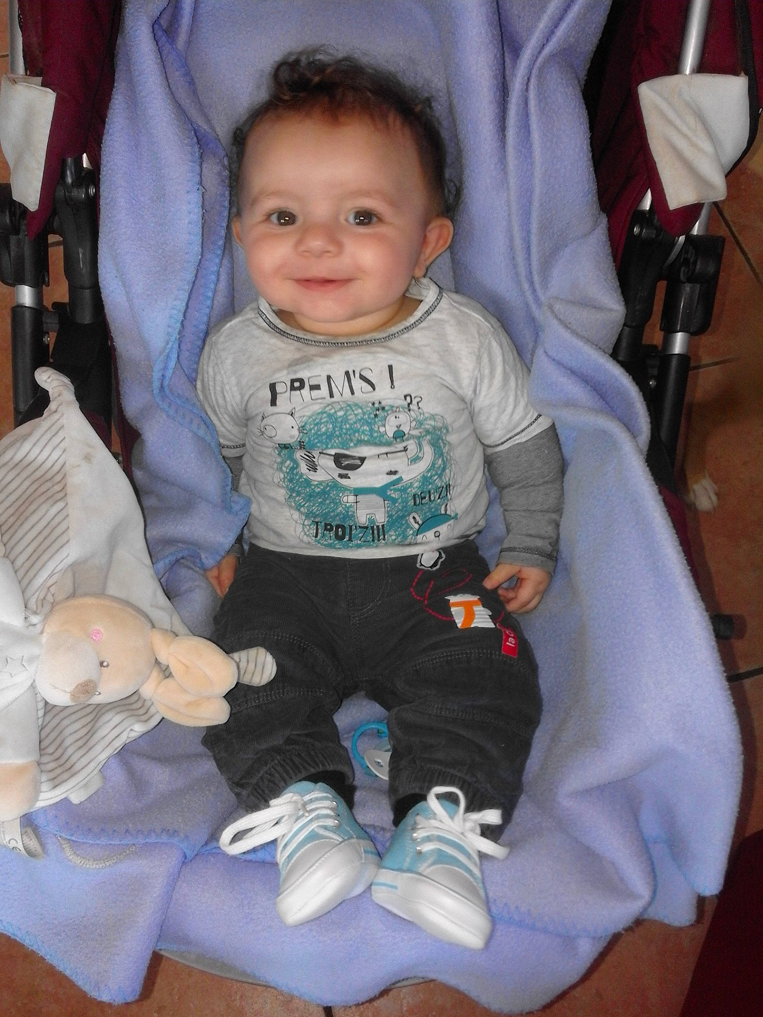 Enzo participe au concours pour gagner de l'argent avec cette photo : baby, baby_products, child, joy, person, product, sitting, smile, toddler