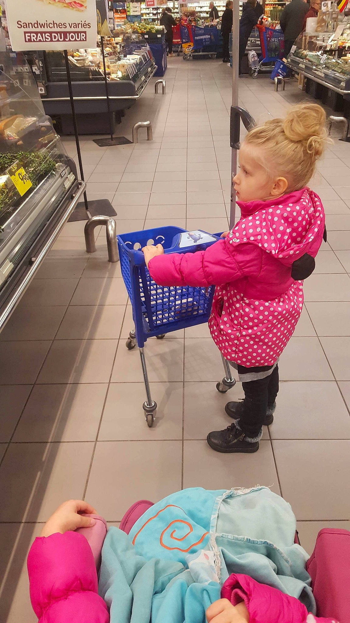 Gina a rejoint le concours — aidez-le/la à gagner de superbes lots ! child, day, flooring, fun, girl, person, pink, play, product, textile, toddler