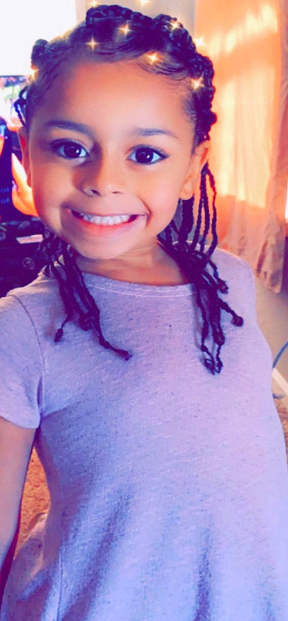 Liyah is registered to the contest to win money with this photo: beauty, black_hair, brown_hair, chest, child_model, cool, dreadlocks, eyebrow, face, forehead, hair, hair_coloring, hairstyle, joy, lip, long_hair, neck, person, purple, selfie