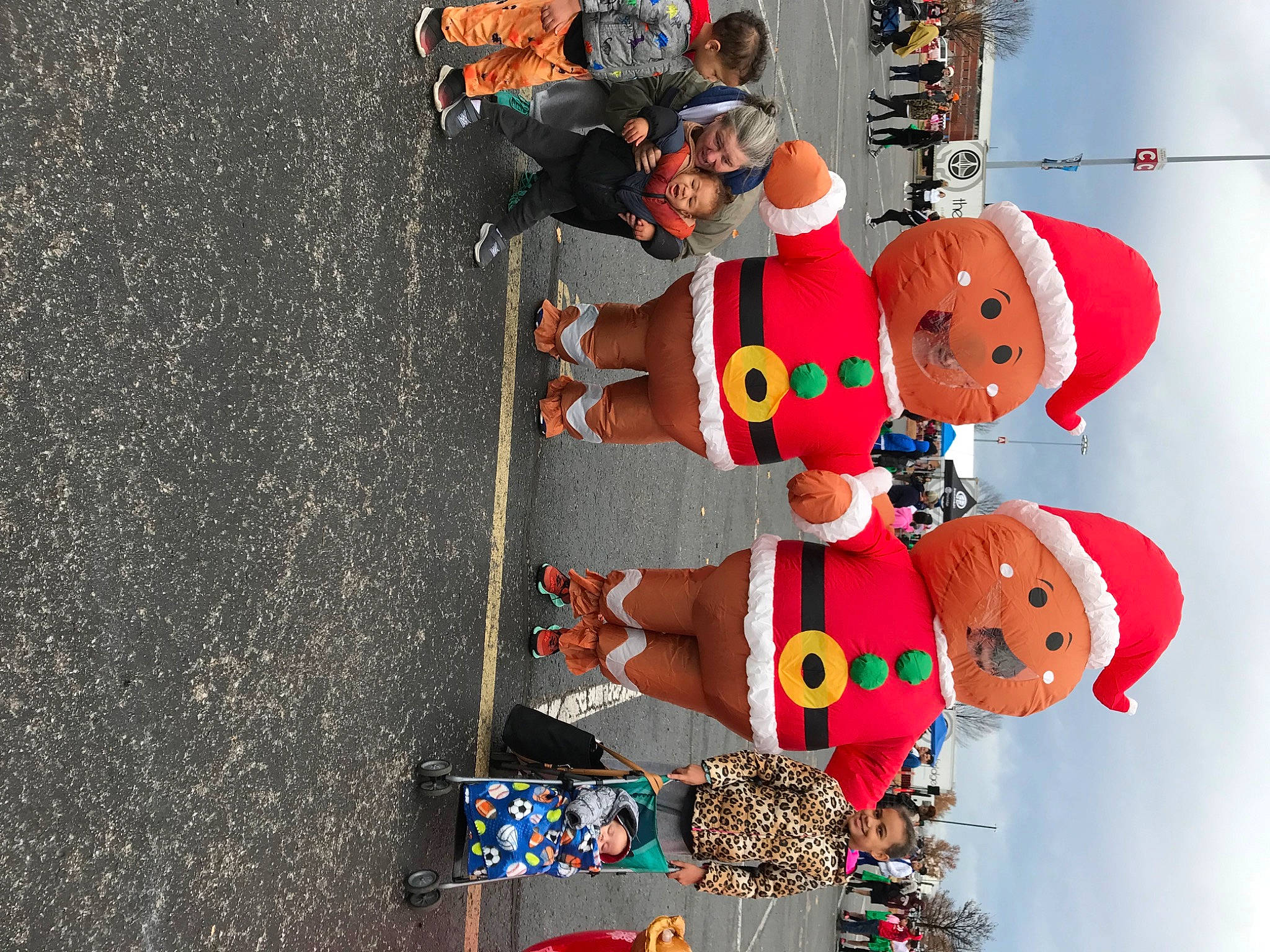 Rose'Mary is registered to the contest to win money with this photo: art, asphalt, carmine, coquelicot, drum, event, fashion_accessory, fun, hat, joy, musical_instrument, ornament, person, recreation, sorrow, toy, travel, tree, window