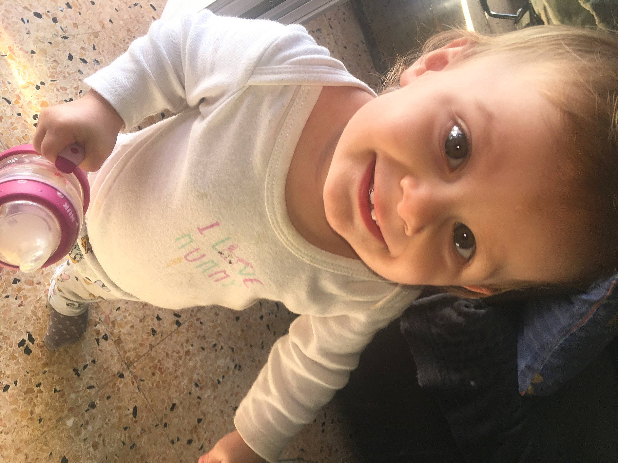 Valentina participe au concours pour gagner de l'argent avec cette photo : baby, baby_toddler_clothing, cheek, child, flash_photography, fun, grass, happy, iris, joy, lip, mouth, nose, person, plant, portrait_photography, sitting, skin, smile, soil