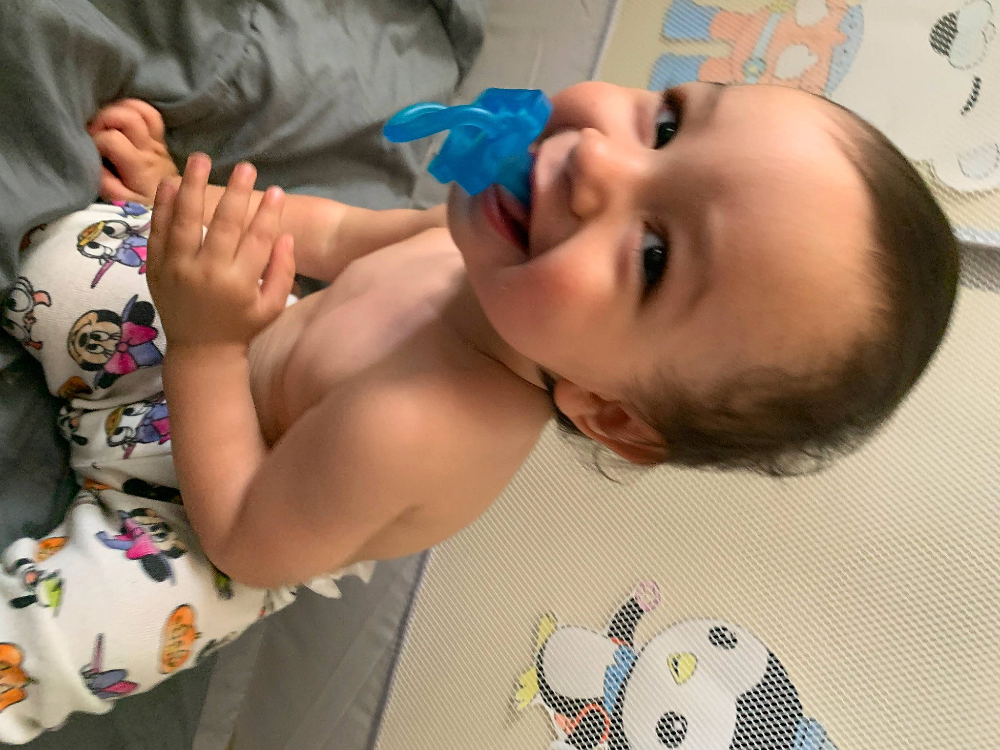 Ozias is registered to the contest to win money with this photo: abdomen, arm, baby, baby_toddler_clothing, chest, child, comfort, elbow, eyelash, finger, happy, human_leg, joy, mouth, neck, nose, pattern, person, skin, smile