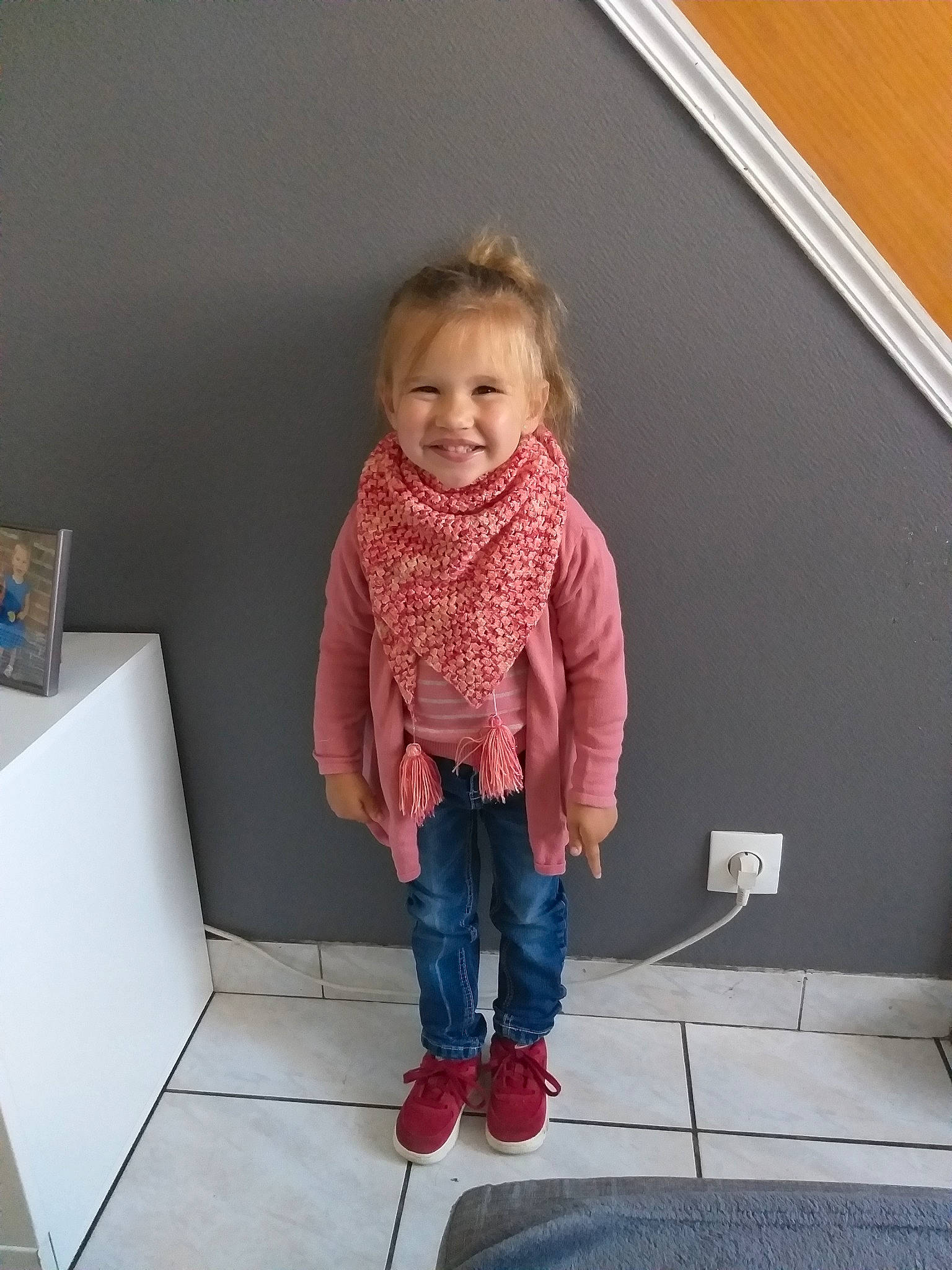 Djenna participe au concours pour gagner de l'argent avec cette photo : baby, cheek, child, denim, finger, floor, flooring, footwear, jeans, joy, leg, outerwear, person, play, shoe, sitting, skin, smile, snapshot, standing