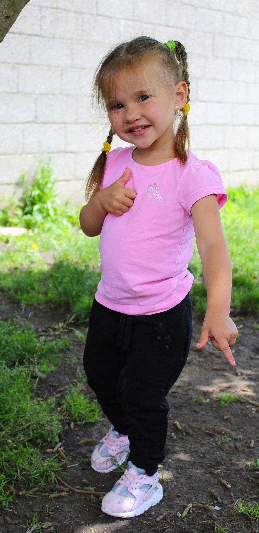 Djenna participe au concours pour gagner de l'argent avec cette photo : child, child_model, clothing, joy, person, pink, play, sleeve, smile, t_shirt, toddler