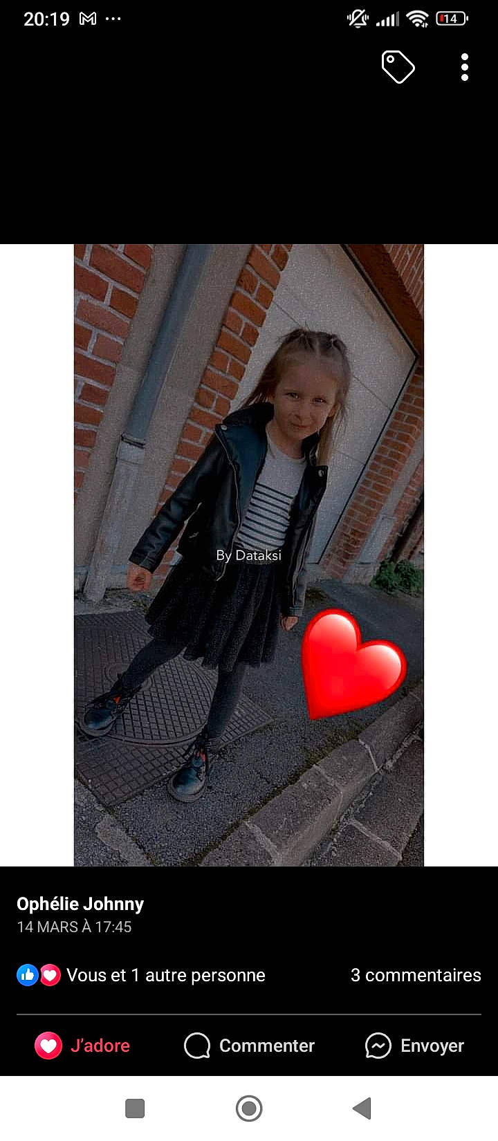 Milyanna participe au concours pour gagner de l'argent avec cette photo : balloon, blazer, clothing, collar, denim, eyewear, fashion_accessory, flash_photography, flooring, formal_wear, happy, human_body, knee, leggings, magenta, pattern, person, plaid, sitting, sleeve