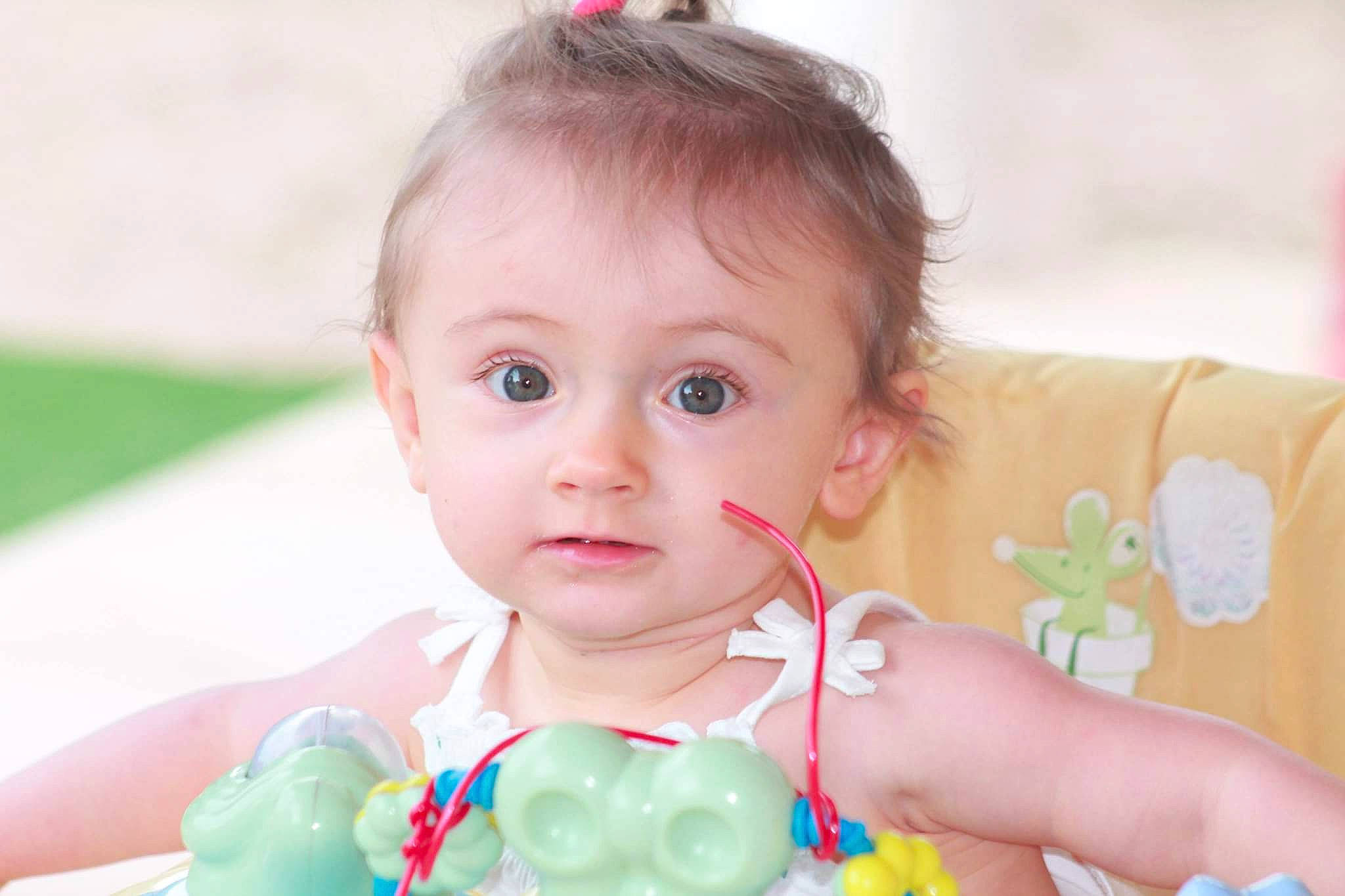 Lana participe au concours pour gagner de l'argent avec cette photo : baby, baby_playing_with_toys, baby_toddler_clothing, beauty, cheek, child, ear, eyelash, facial_expression, fun, hair, happy, iris, mouth, nose, person, product, skin, smile, summer