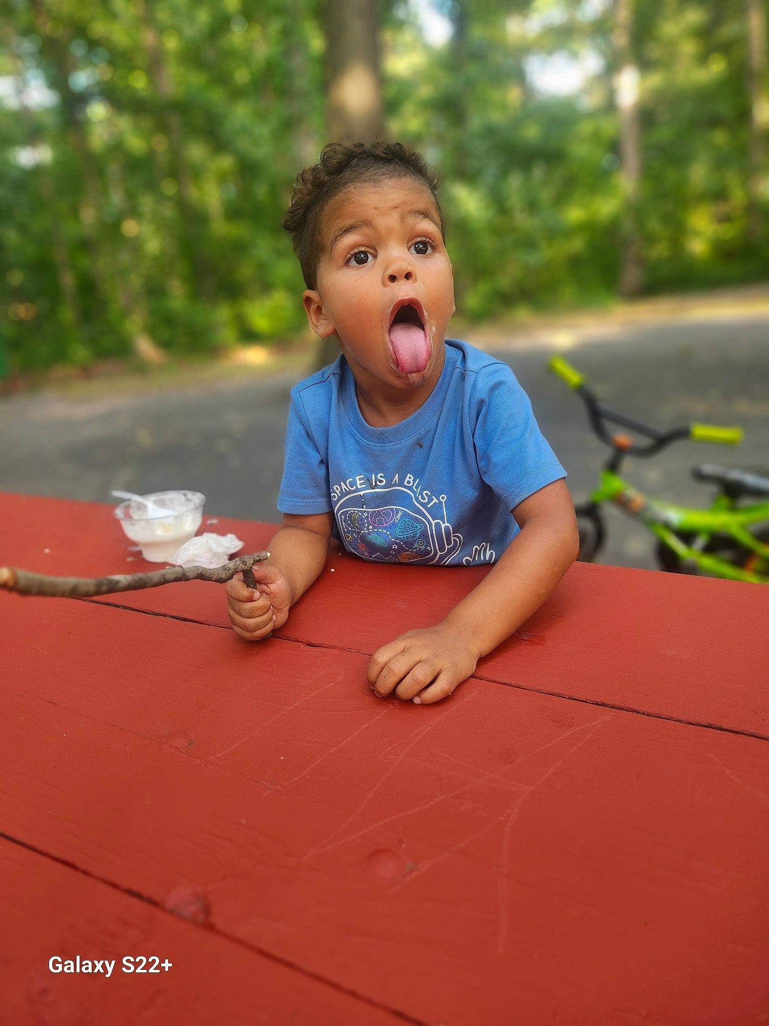 Kasen is registered to the contest to win money with this photo: baby, baby_toddler_clothing, child, facial_expression, fun, grass, happy, leaf, leisure, people_in_nature, person, play, recreation, sitting, skin, smile, soil, surprise, t_shirt, toddler