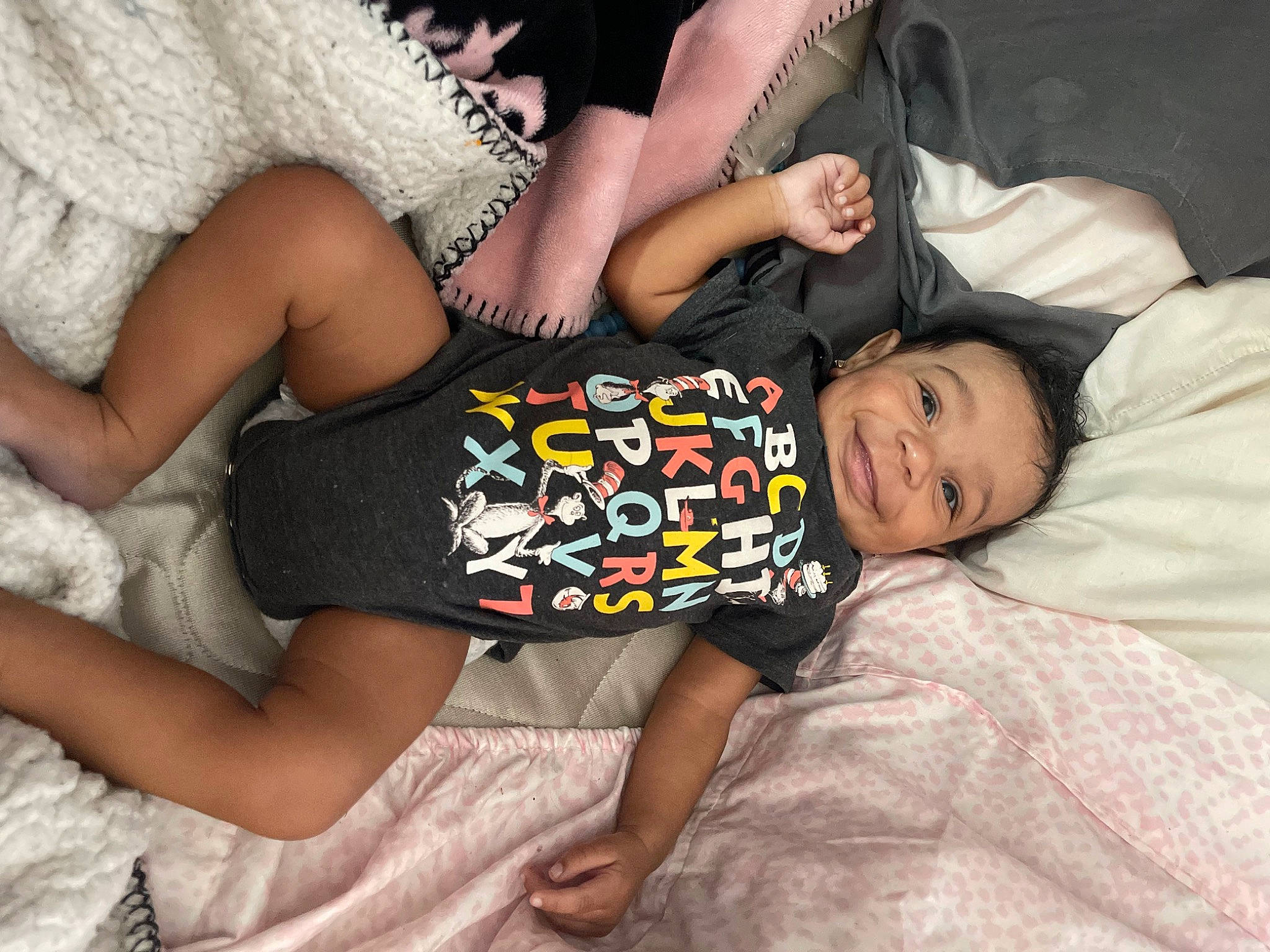 Giovanni is registered to the contest to win money with this photo: black_hair, comfort, couch, dress, elbow, finger, flash_photography, fun, hand, happy, human_body, joy, leg, mouth, muscle, nail, person, skin, textile, thigh