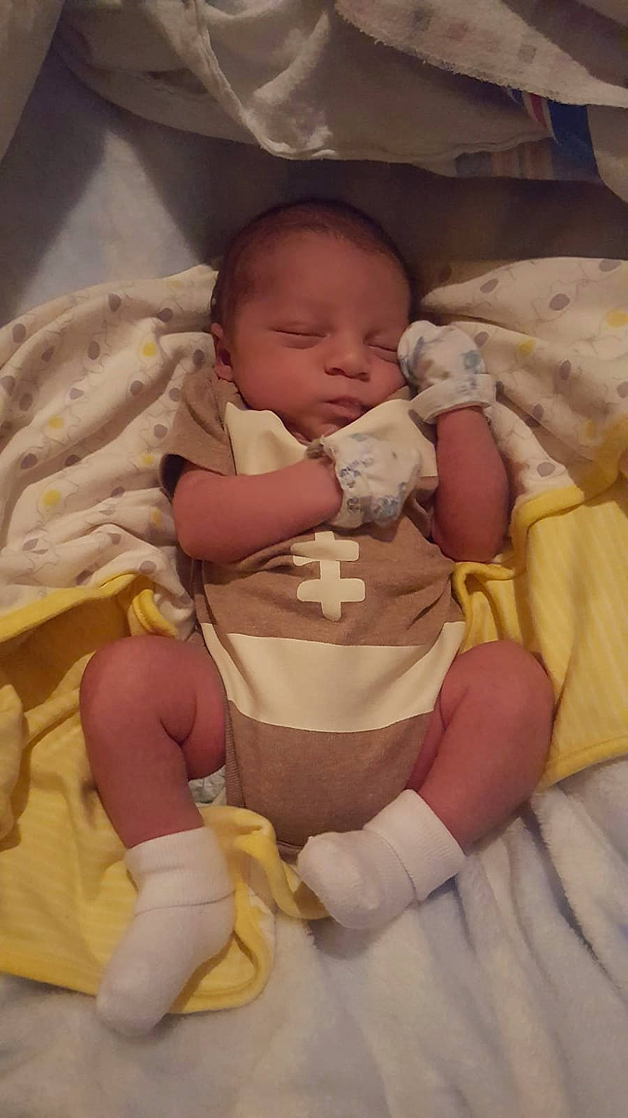 Damien is registered to the contest to win money with this photo: baby, birth, child, person, toddler