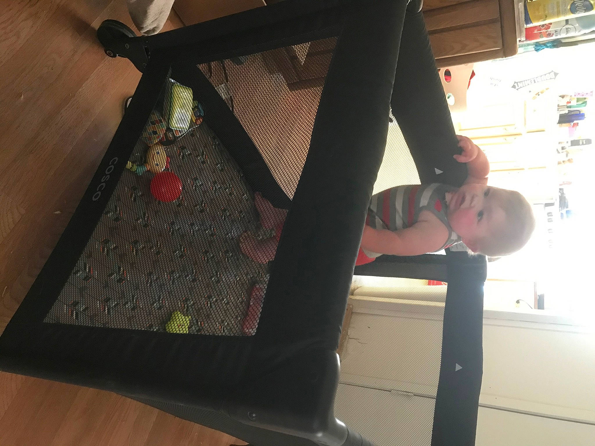 Braylen is registered to the contest to win money with this photo: electronic_device, human_leg, leg, person, shoe, technology