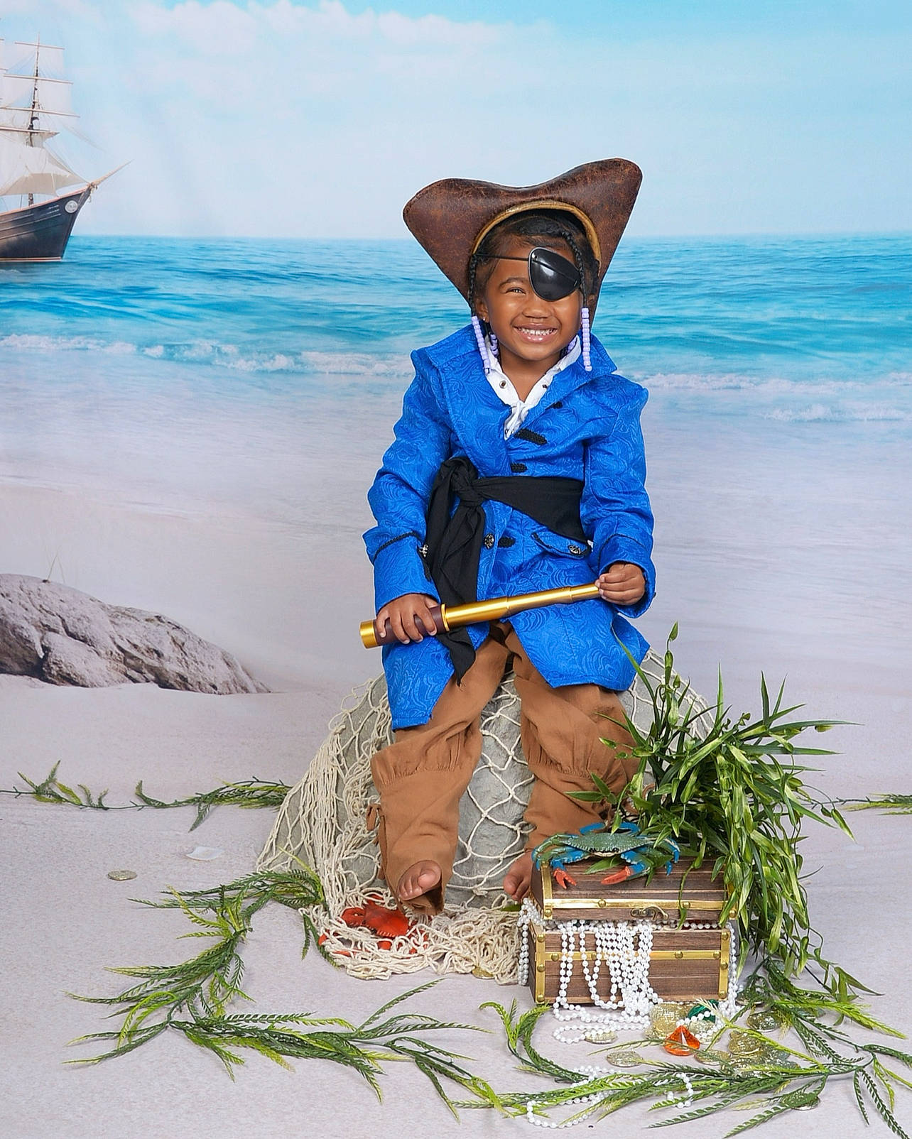 Meirah is registered to the contest to win money with this photo: azure, beach, boat, boats_and_boating_equipment_and_supplies, cloud, coastal_and_oceanic_landforms, fedora, goggles, hat, headwear, joy, landscape, leisure, people_in_nature, person, recreation, sky, summer, sun_hat, sunglasses