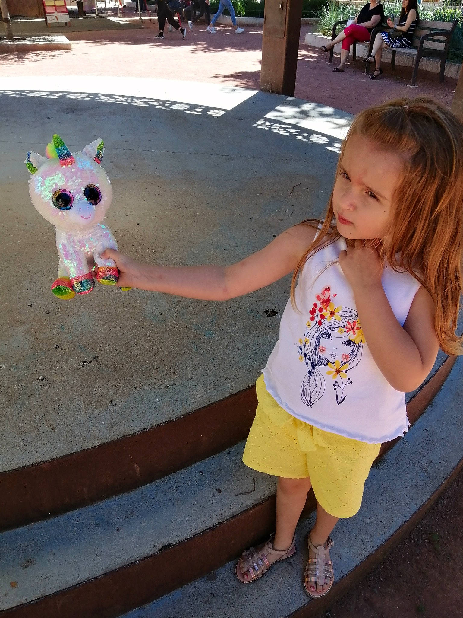 Maeva a rejoint le concours — aidez-le/la à gagner de superbes lots ! child, fawn, fun, person, play, toddler, vacation