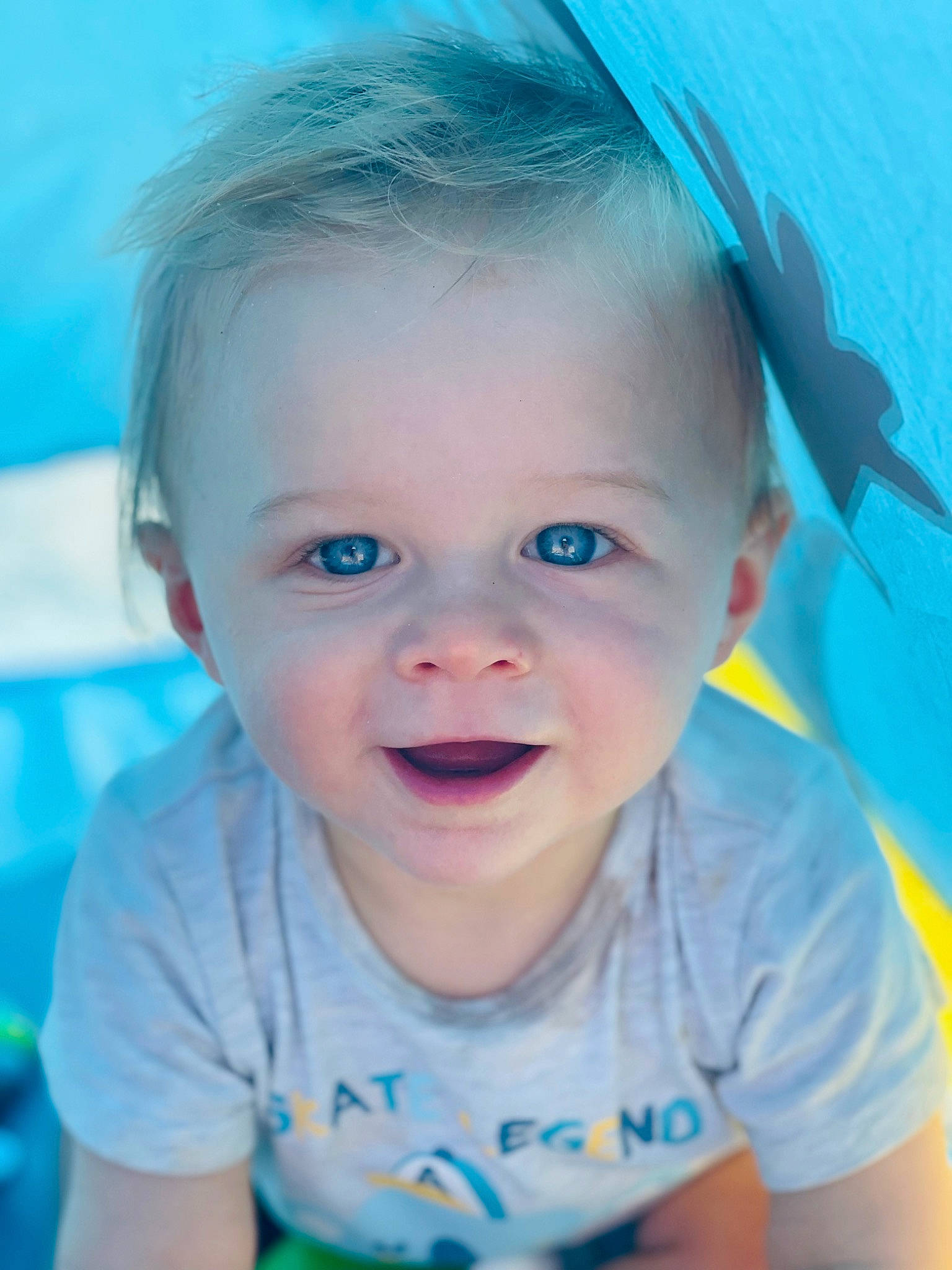 Robin a rejoint le concours — aidez-le/la à gagner de superbes lots ! azure, baby, baby_toddler_clothing, blue, cheek, cool, eyebrow, eyelash, flash_photography, forehead, happy, iris, lip, mouth, neck, nose, organ, person, skin, smile