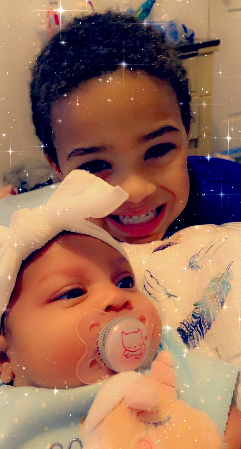 Nalani is registered to the contest to win money with this photo: cheek, chin, eye, eyebrow, face, facial_expression, finger, forehead, fun, gesture, hair, happy, head, joy, lip, mouth, nose, organ, person, skin