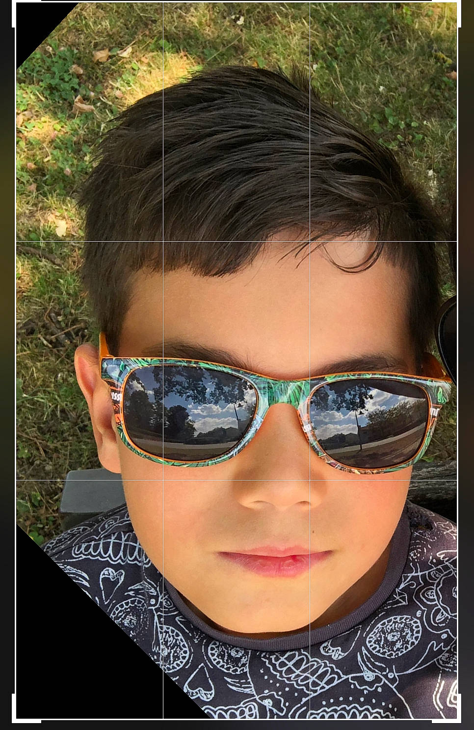 Xavier participe au concours pour gagner de l'argent avec cette photo : bangs, beauty, black_hair, cheek, chin, cool, eye_glass_accessory, eyebrow, eyelash, eyewear, forehead, glasses, goggles, jaw, lip, neck, nose, person, sunglasses, tints_and_shades