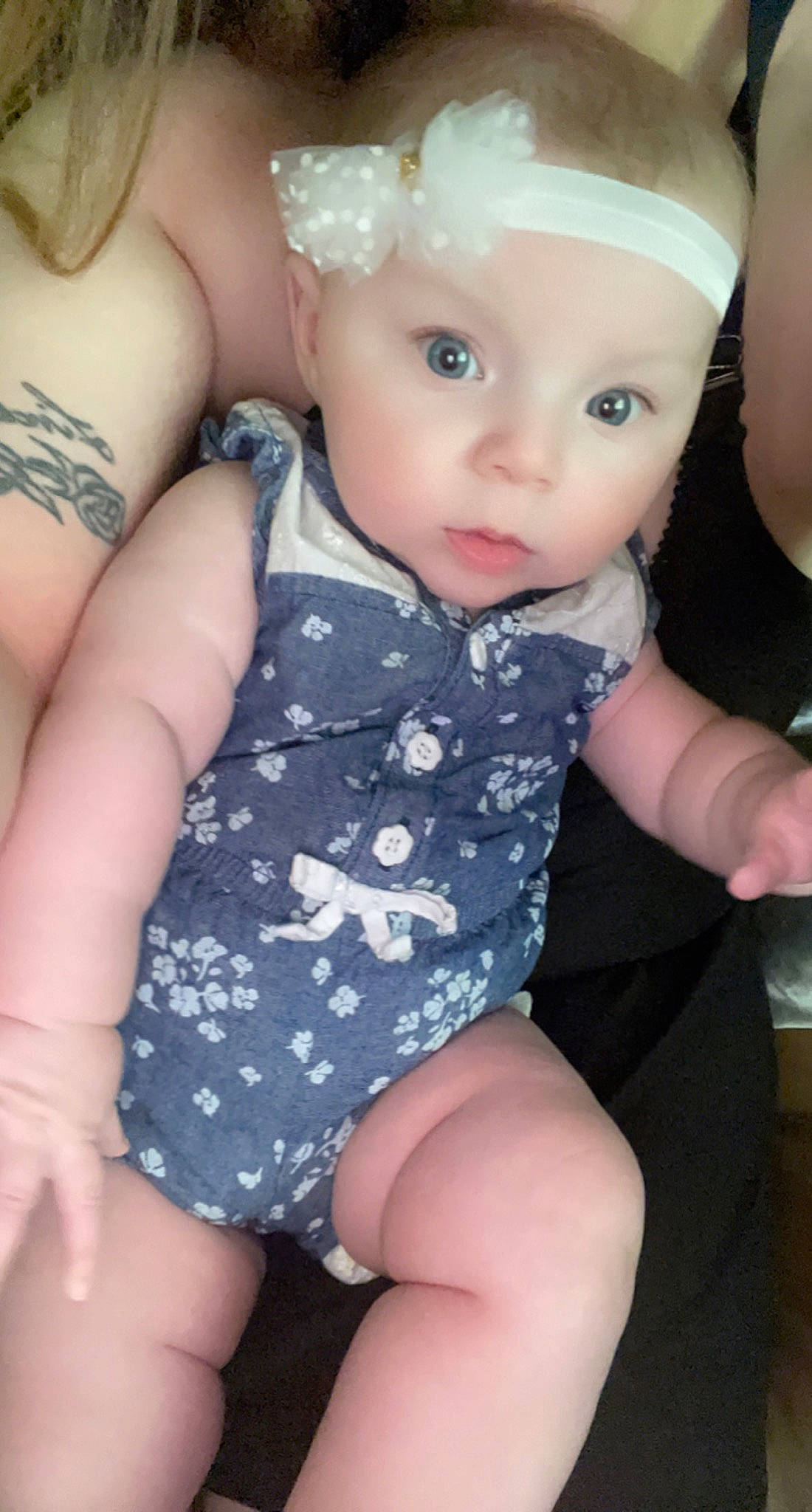 Naomi is registered to the contest to win money with this photo: baby_toddler_clothing, blue, cheek, chin, eye, face, facial_expression, hairstyle, hand, head, headwear, human, joint, leg, lip, mouth, muscle, organ, person, product