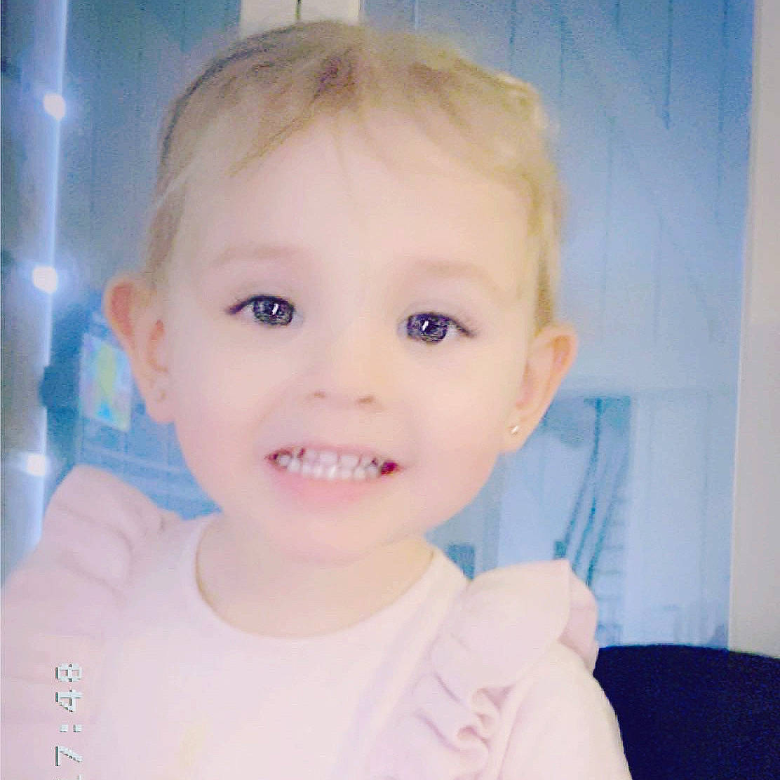 Thea participe au concours pour gagner de l'argent avec cette photo : baby, beauty, cheek, child, chin, ear, eye, eyebrow, face, facial_expression, forehead, hair, hairstyle, head, iris, joy, lip, nose, organ, person