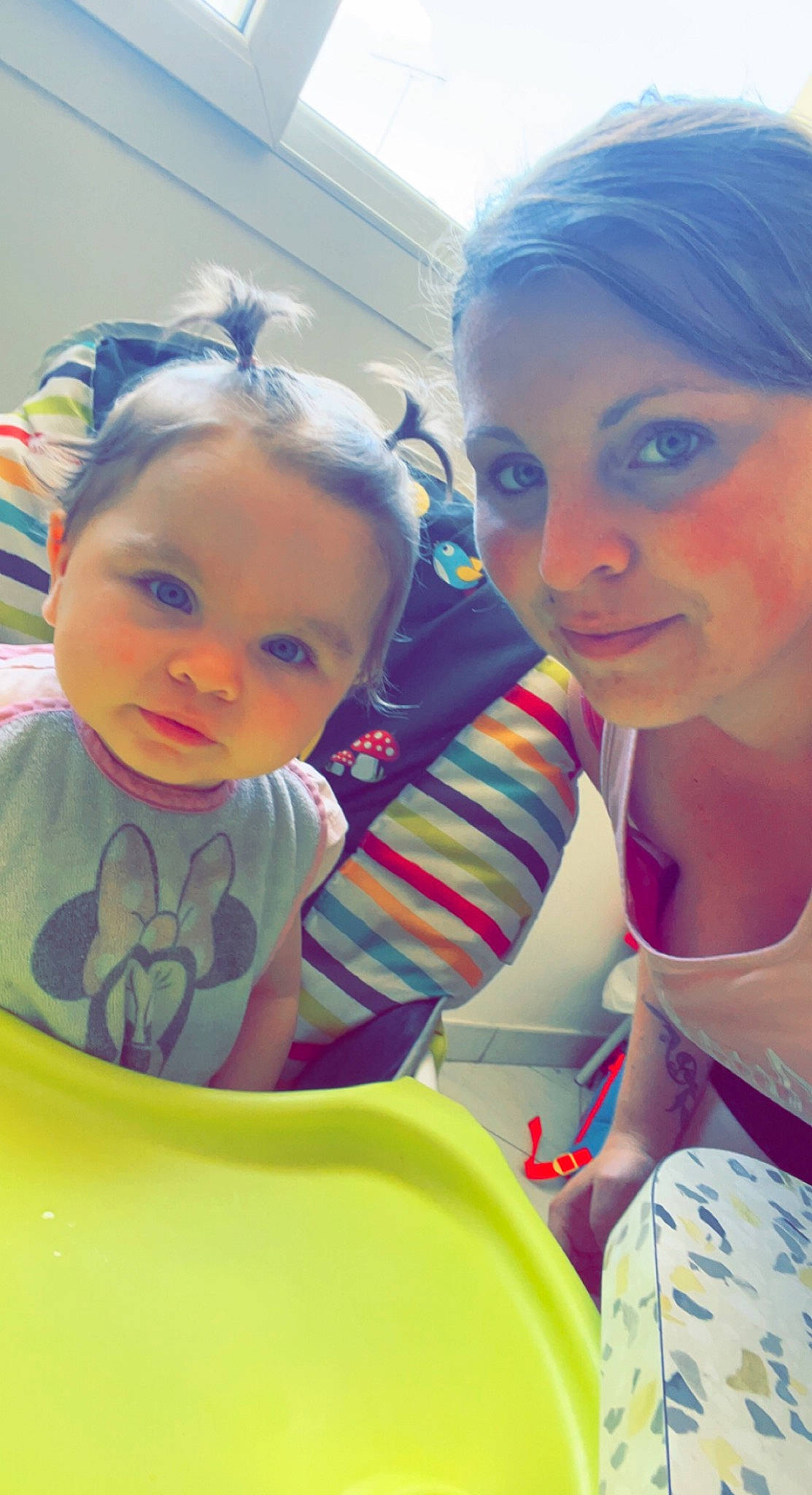 éléna a rejoint le concours — aidez-le/la à gagner de superbes lots ! beauty, chair, child, clothing, event, eye, eyebrow, face, facial_expression, fun, happy, head, iris, leisure, nose, person, sharing, skin, smile, t_shirt