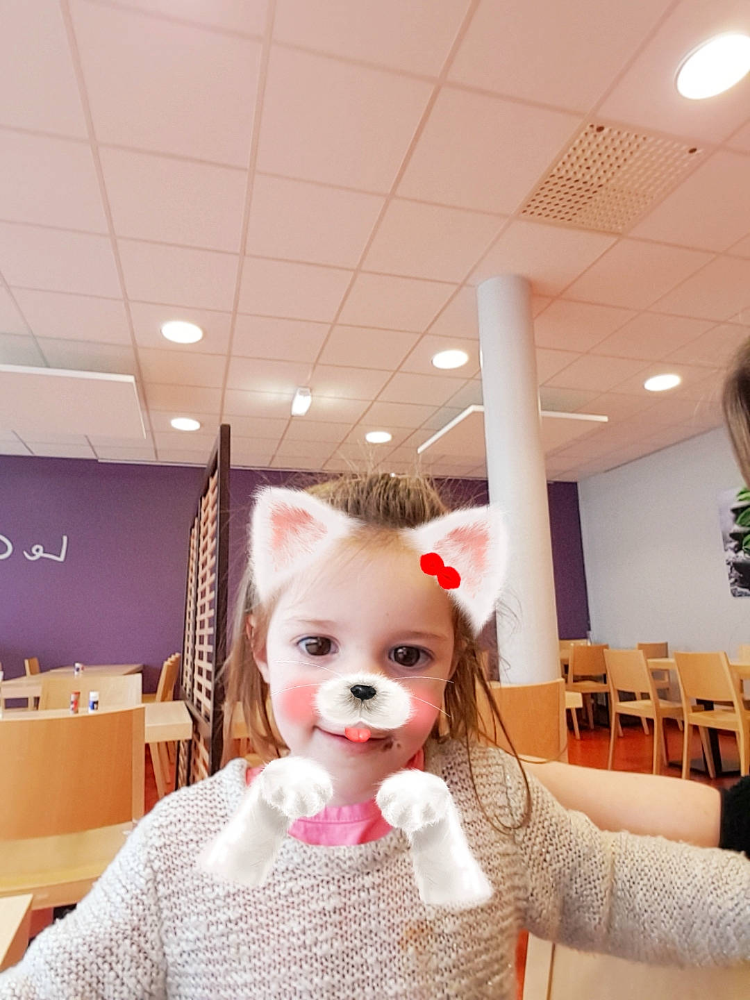 Lynda Sarah participe au concours pour gagner de l'argent avec cette photo : beauty, cheek, child, dress, ear, face, fawn, furniture, hair_coloring, hand, head, interior_design, joint, neck, person, pink, room, skin, toy