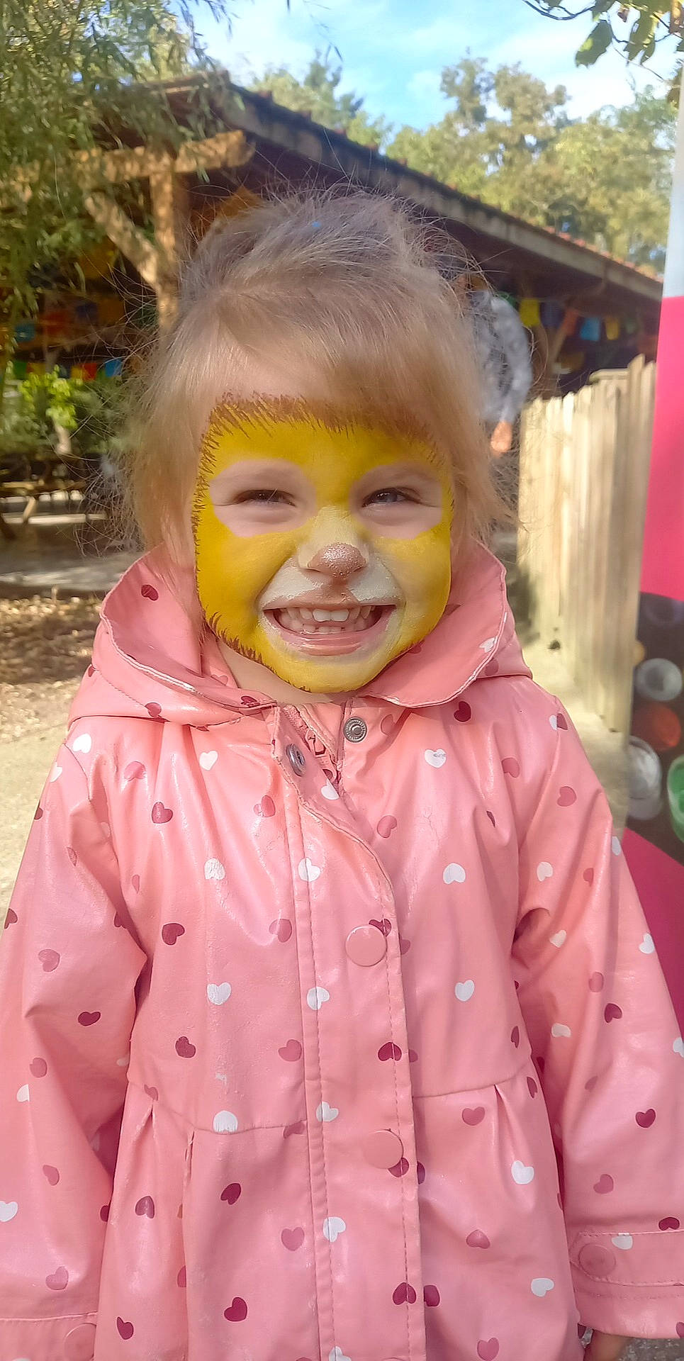 Laïana a rejoint le concours — aidez-le/la à gagner de superbes lots ! adaptation, baby_toddler_clothing, cheek, dress, facial_expression, fun, hair, happy, human_body, jacket, joy, nose, organ, outerwear, people_in_nature, person, pink, plant, skin, sleeve