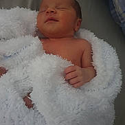 Ezeckiel participe au concours pour gagner de l'argent avec cette photo : newborn, baby, blanket, sleeping, infant, cozy, soft, bed, wrapped, peaceful, skin, hand, face, rest, child, cute, comfort, warm, relaxation, indoor