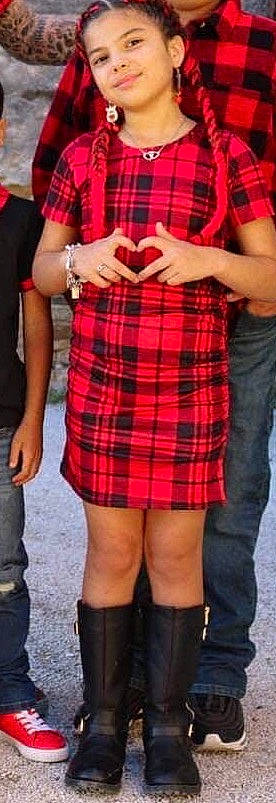 Kaylee joined the competition — help win amazing prizes! abdomen, black, blazer, clothing, collar, gesture, green, joy, knee, pattern, person, plaid, red, shoulder, sleeve, standing, tartan, textile, thigh, trunk