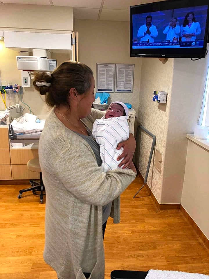 Caylie is registered to the contest to win money with this photo: blurred, clinic, health_care, hospital, medical, person, service, under_exposed