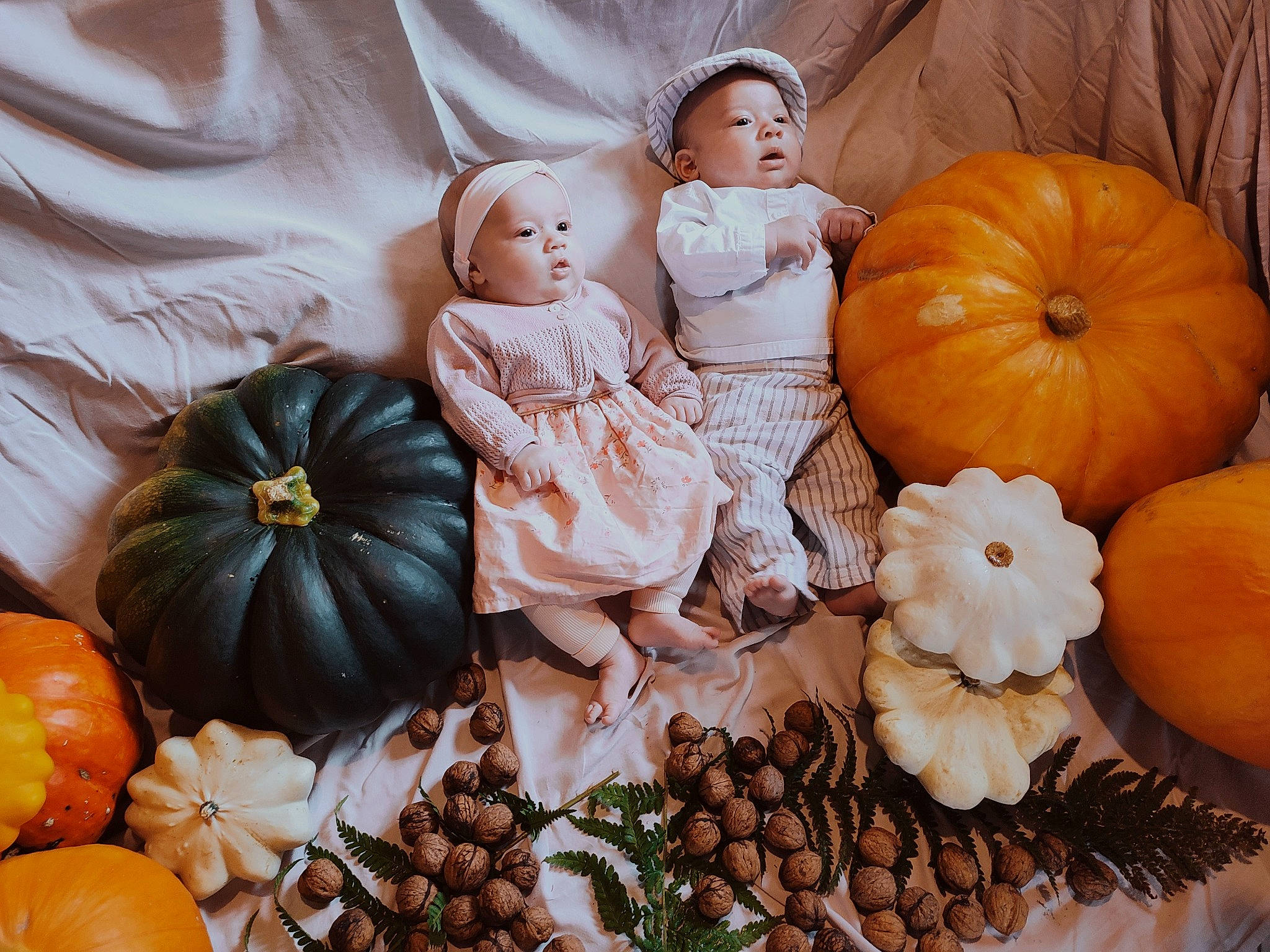 Anaé participe au concours pour gagner de l'argent avec cette photo : calabaza, cucurbita, dress, eye, food, fruit, gourd, happy, human_body, leaf, local_food, natural_foods, orange, person, plant, pumpkin, squash, toy, vegetable, whole_food