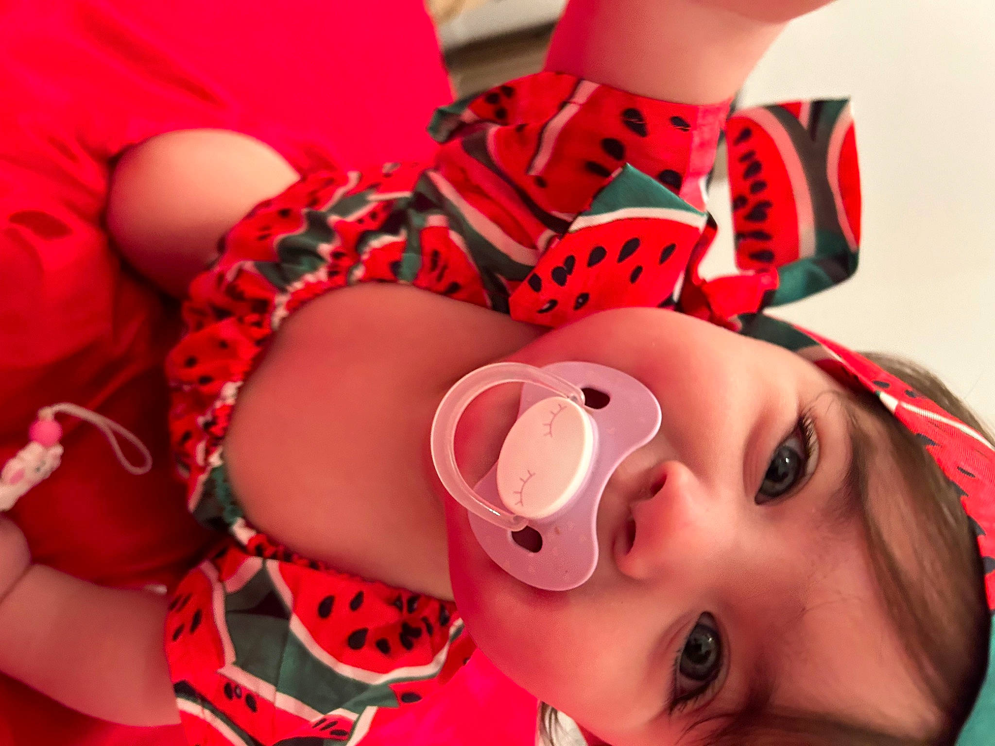 Anna participe au concours pour gagner de l'argent avec cette photo : baby_toddler_clothing, chest, child, eye, eyelash, facial_expression, happy, human_leg, lingerie, lip, magenta, mouth, nail, orange, person, pink, red, skin, thigh, undergarment