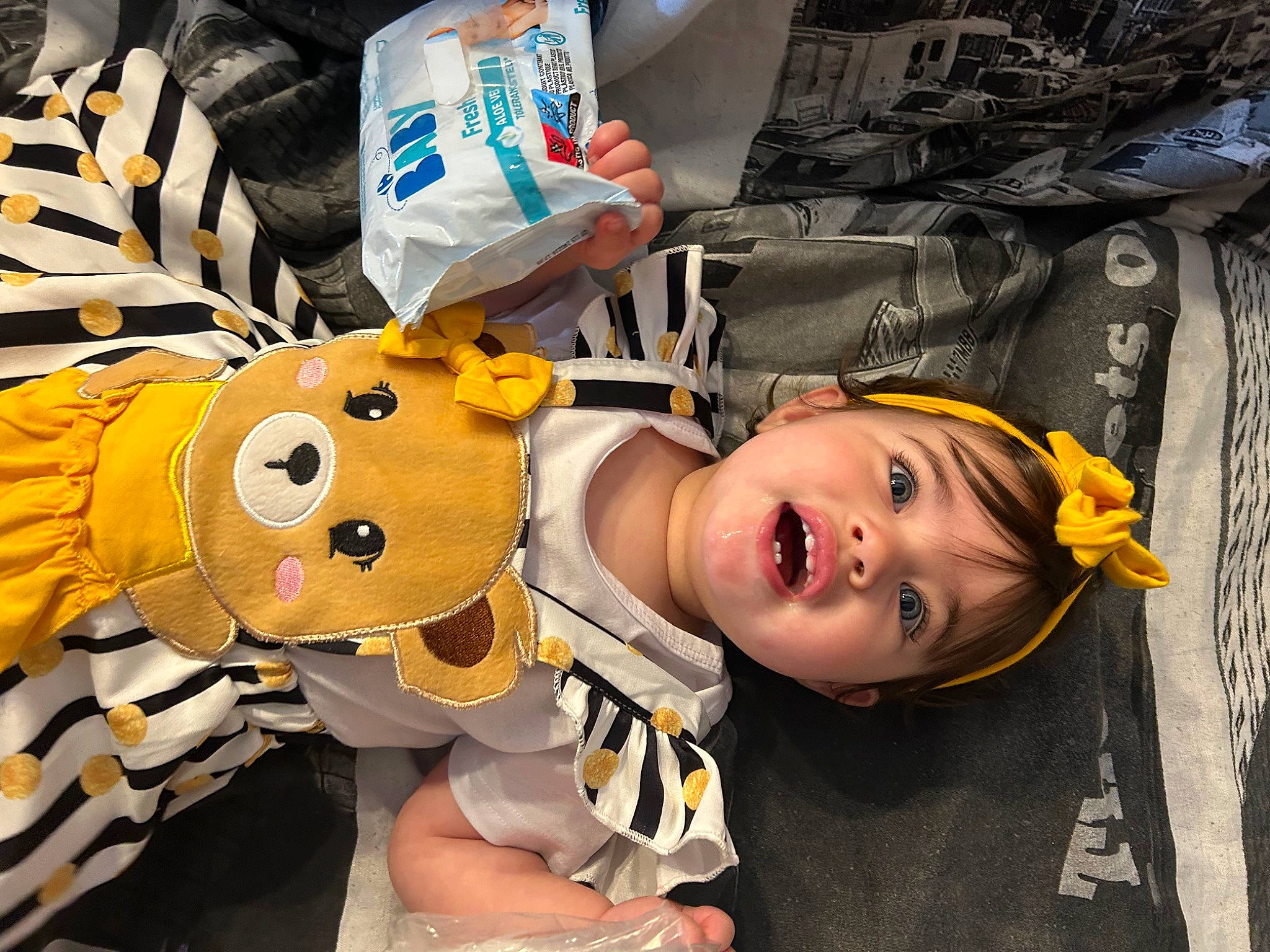 Anna a rejoint le concours — aidez-le/la à gagner de superbes lots ! baby, baby_toddler_clothing, child, costume, fun, fur, happy, orange, person, plush, room, smile, stuffed_toy, toddler, toy, yellow