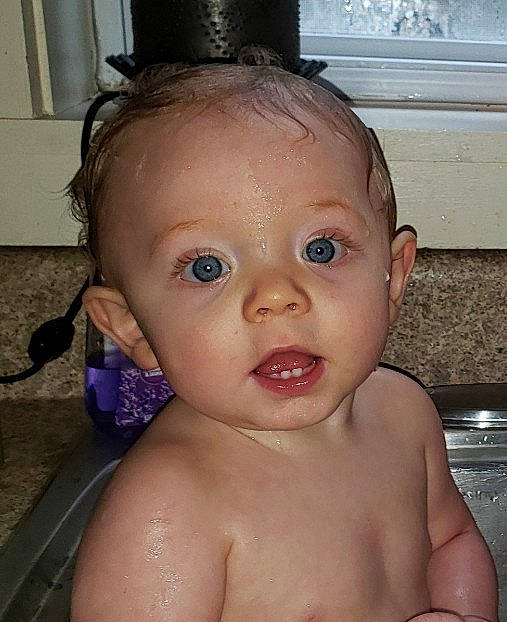 Beck is registered to the contest to win money with this photo: baby, baby_bathing, bathing, cheek, child, chin, ear, eye, eyebrow, face, forehead, hair, head, iris, lip, mouth, neck, nose, person, skin