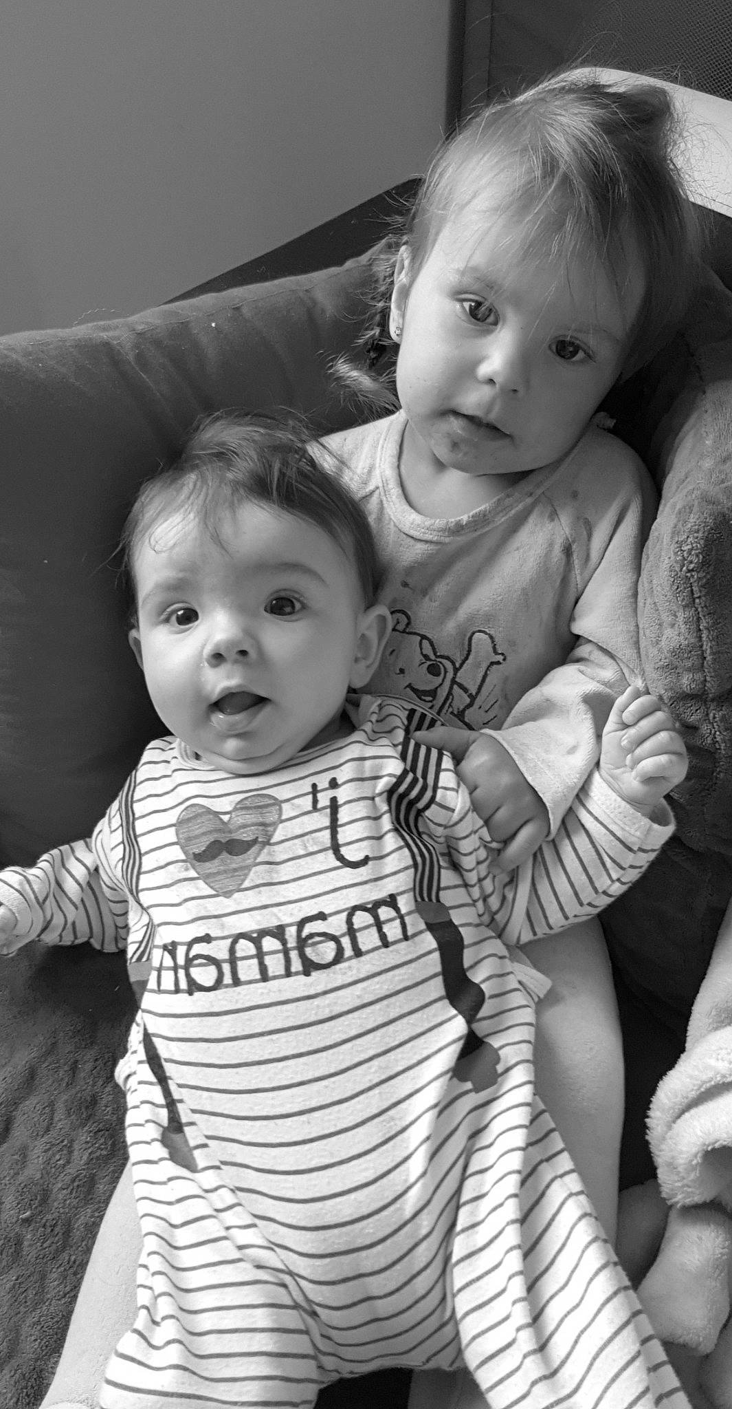 Leana Louna participe au concours pour gagner de l'argent avec cette photo : baby, black_and_white, cheek, child, eye, face, family, happy, head, iris, monochrome, monochrome_photography, people, person, photograph, photography, sibling, skin, smile, toddler