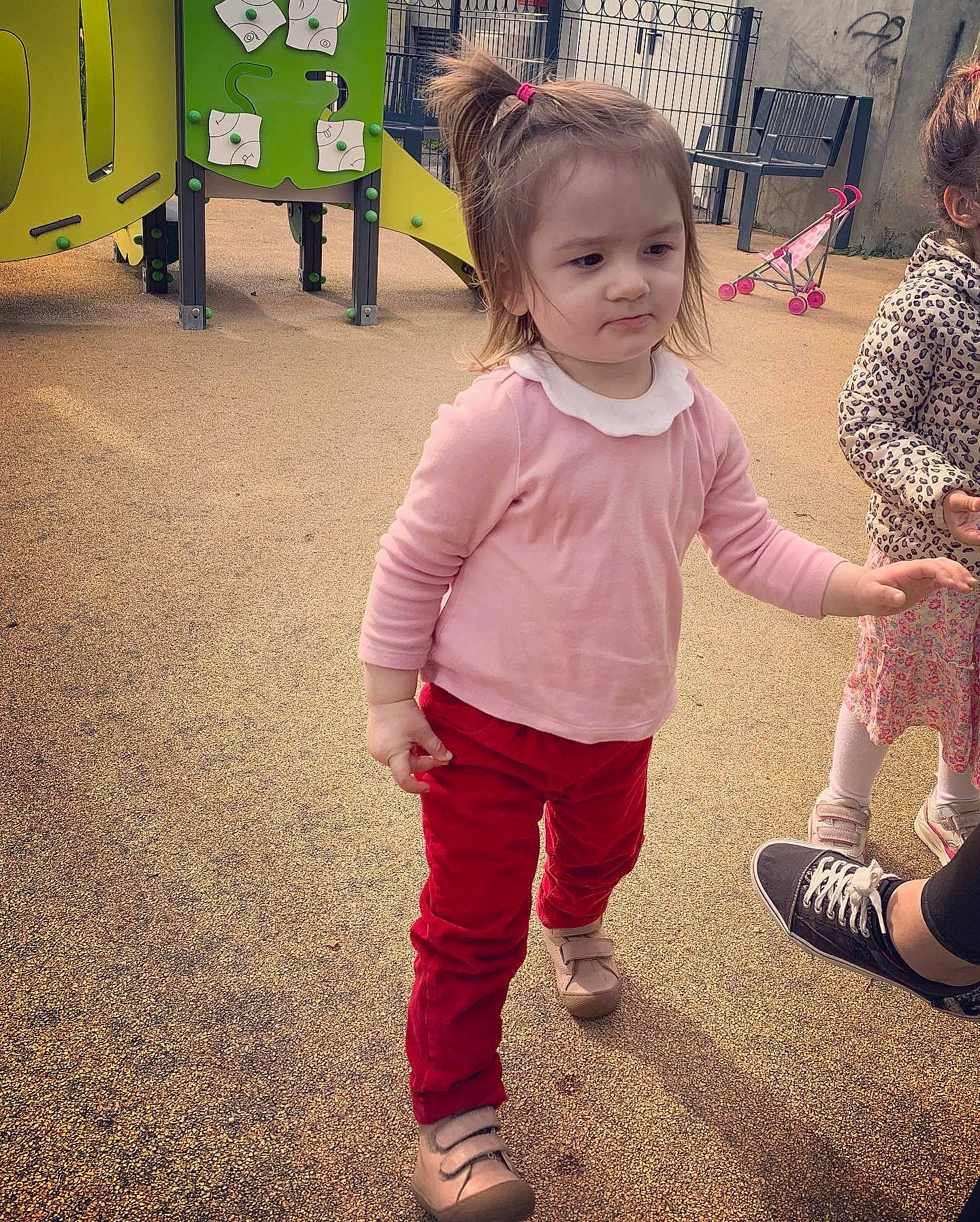 Kiara participe au concours pour gagner de l'argent avec cette photo : child, cool, flooring, footwear, fun, gesture, grass, green, happy, leisure, outerwear, person, photograph, pink, recreation, shoe, sleeve, snapshot, sneakers, standing