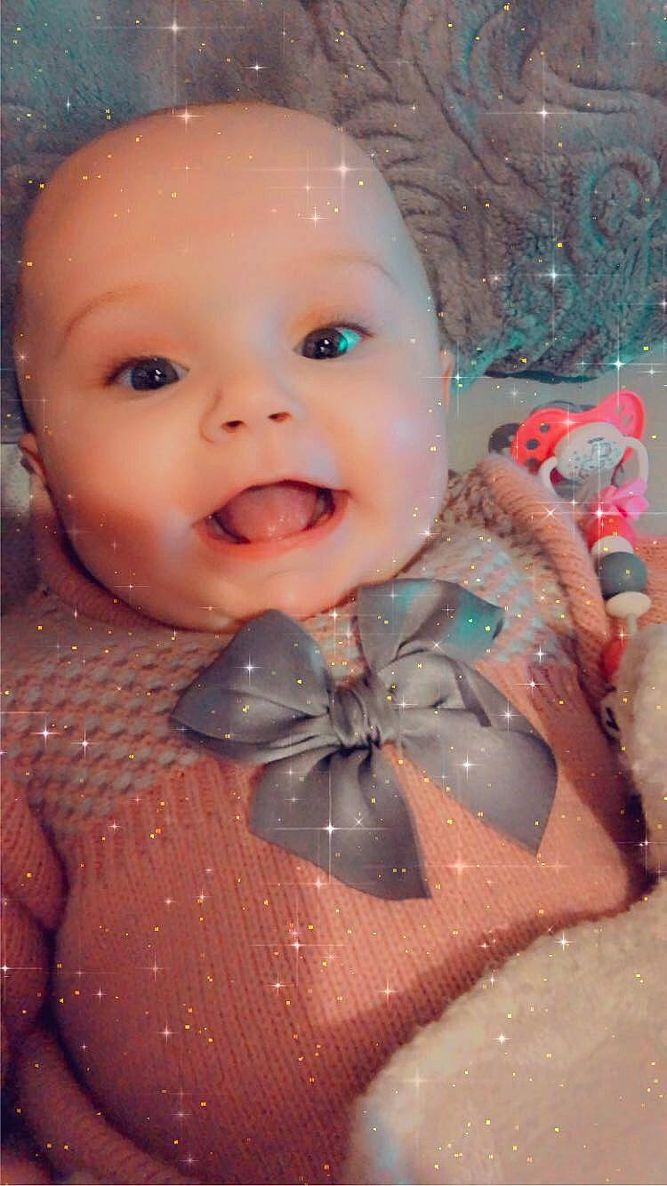 Nalia participe au concours pour gagner de l'argent avec cette photo : baby, bathing, cheek, child, eye, eyebrow, face, facial_expression, forehead, fun, head, iris, lip, mouth, nose, person, skin, smile, toddler