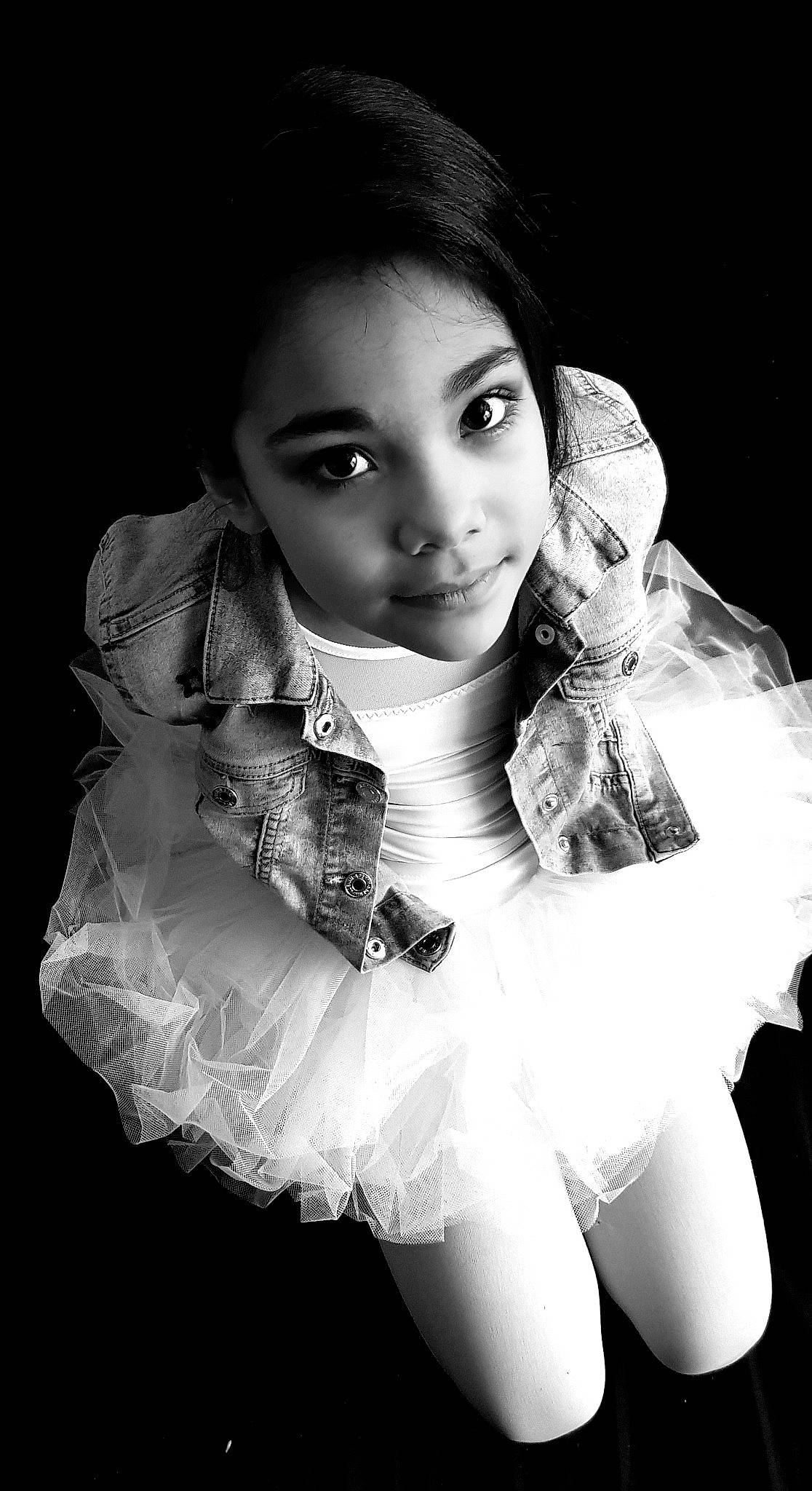 Aliyah participe au concours pour gagner de l'argent avec cette photo : baby_toddler_clothing, beauty, black_hair, child_model, day_dress, embellishment, eyelash, flash_photography, iris, lace, lip, monochrome, monochrome_photography, person, photo_shoot, photography, portrait, portrait_photography