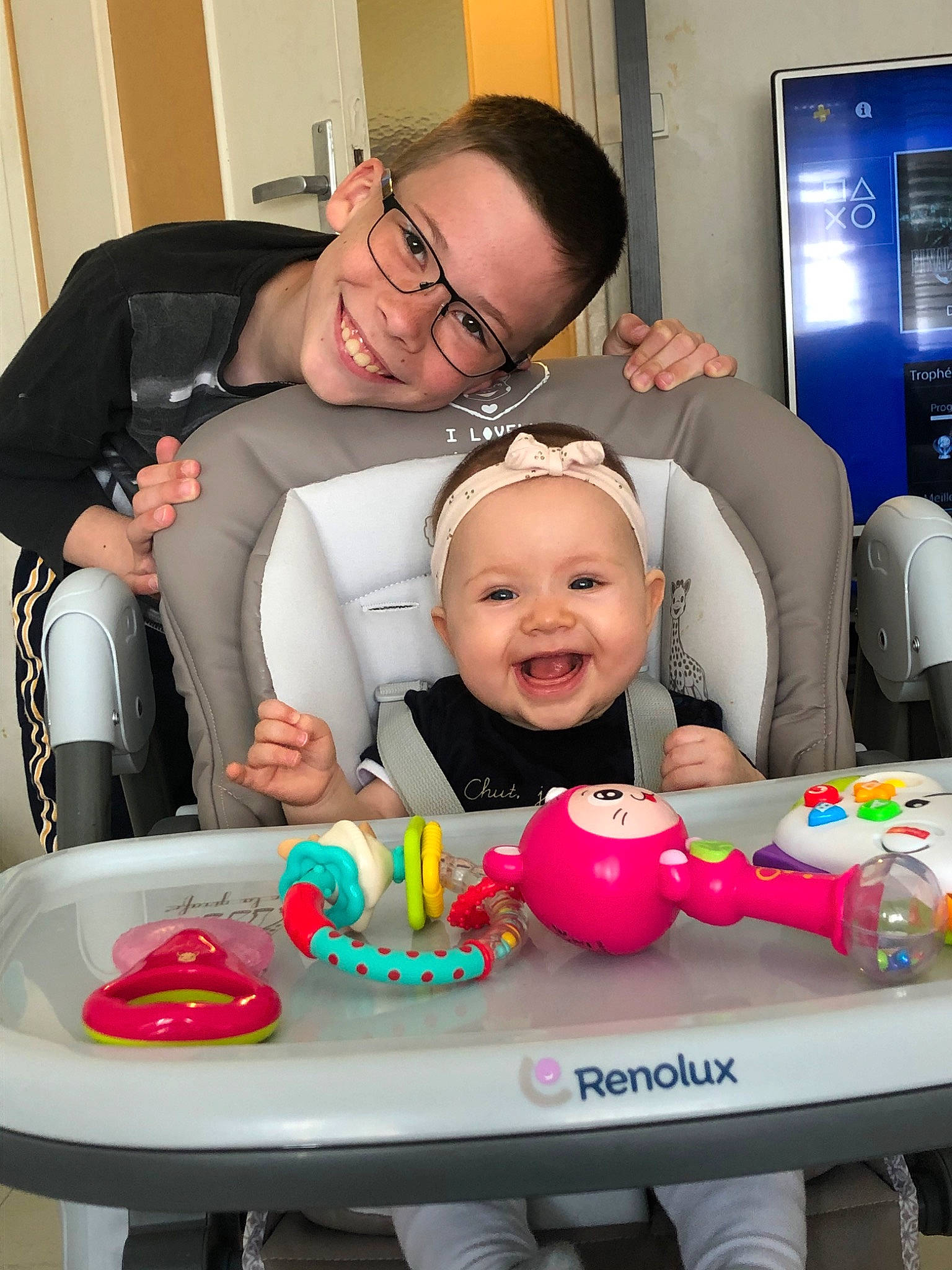 Lucie a rejoint le concours — aidez-le/la à gagner de superbes lots ! baby, child, fun, headwear, joy, person, play, product, toddler, toy