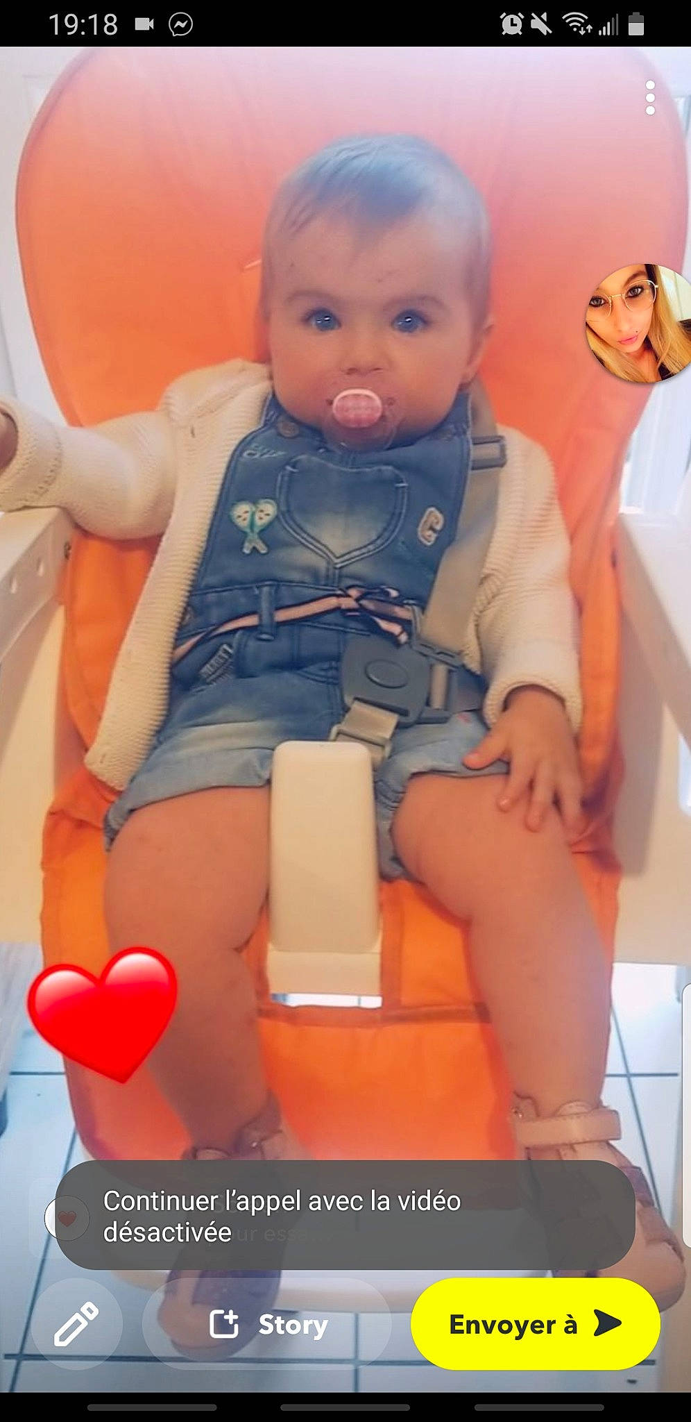 Lyana participe au concours pour gagner de l'argent avec cette photo : baby, baby_toddler_clothing, cheek, child, comfort, face, fun, hairstyle, human_leg, knee, lap, leg, mouth, nail, orange, person, sitting, skin, thigh, thumb