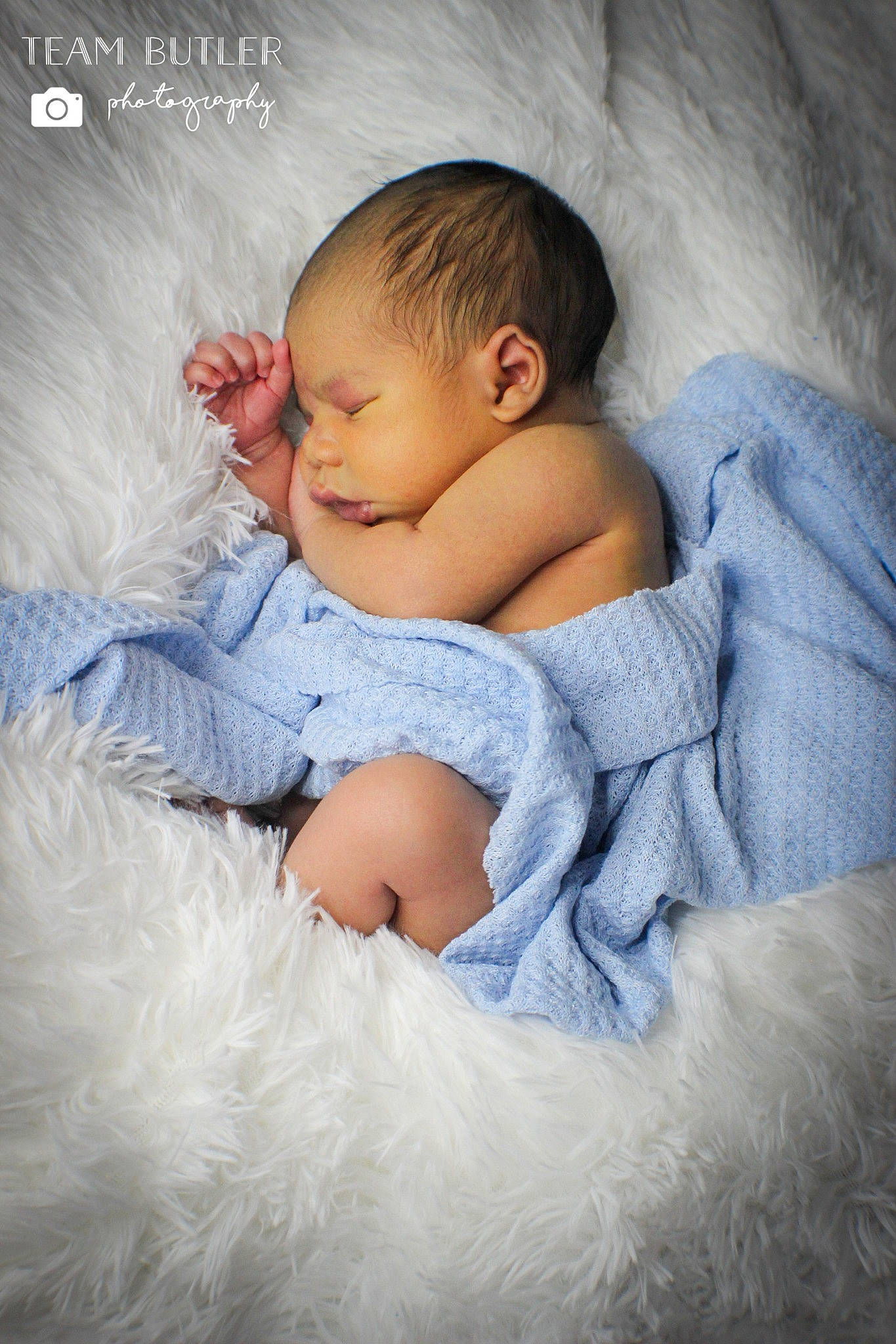 Kyng is registered to the contest to win money with this photo: arm, baby, baby_sleeping, baby_toddler_clothing, bedding, bedtime, child, comfort, eye, finger, flash_photography, hand, happy, iris, linens, nose, person, sitting, skin, textile