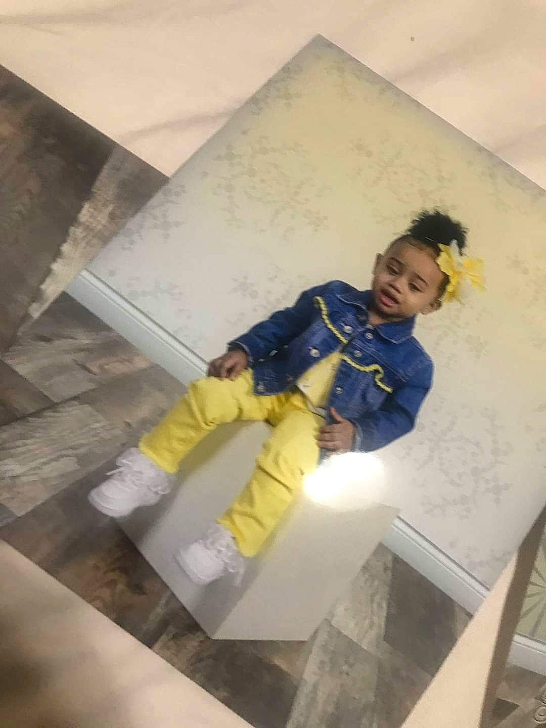 Megan is registered to the contest to win money with this photo: person, photography, yellow