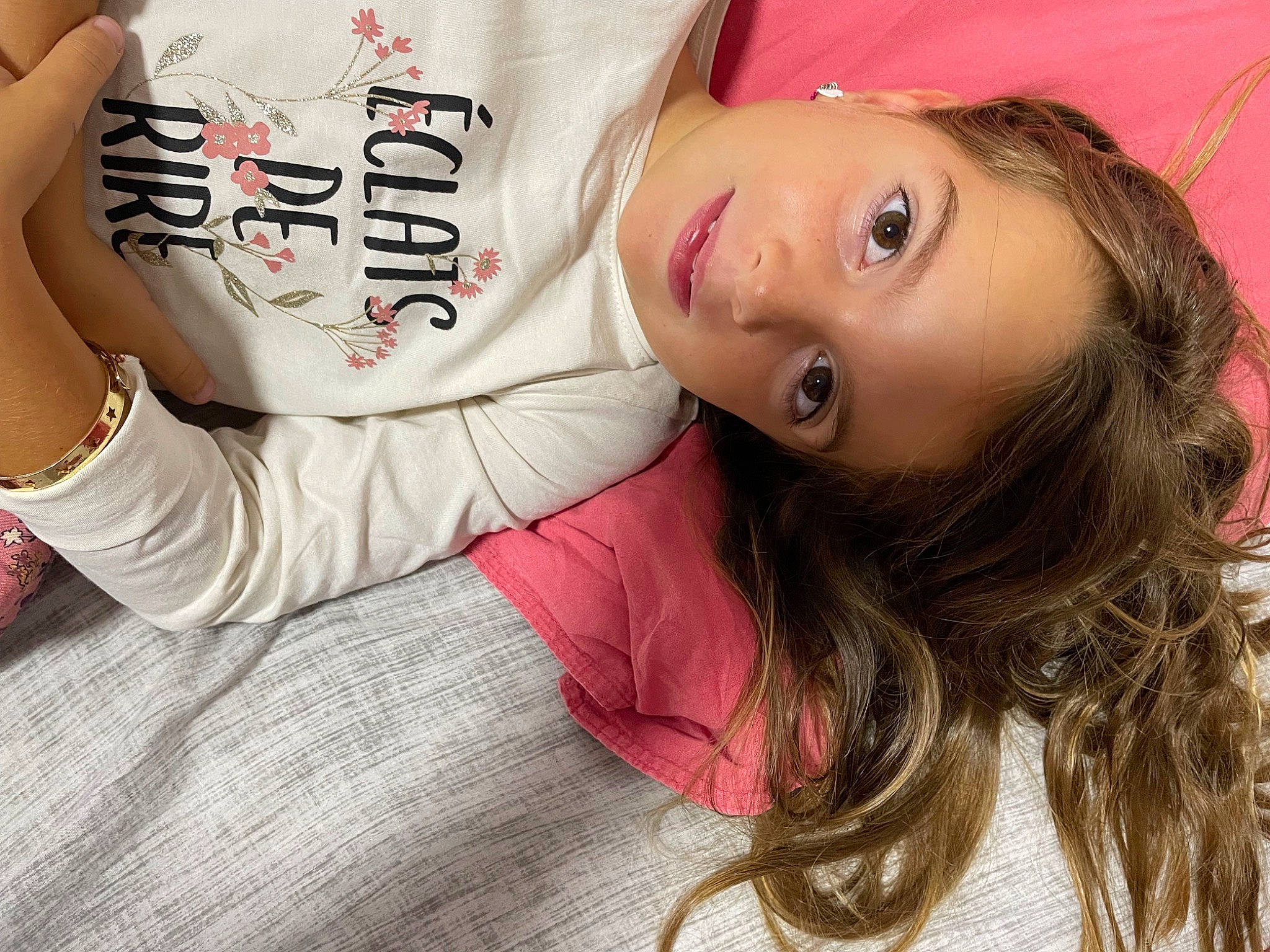 Inna participe au concours pour gagner de l'argent avec cette photo : beauty, black_hair, blond, brown_hair, chest, elbow, eye, eyelash, fashion_design, flash_photography, happy, human_leg, jewellery, lip, long_hair, mouth, neck, shoulder, skin, thigh