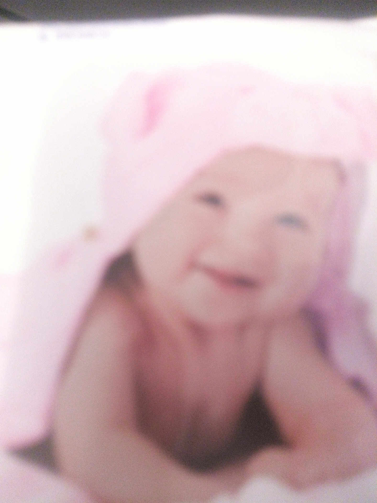 Lena participe au concours pour gagner de l'argent avec cette photo : baby, smiling, pink_towel, blurred, infant, wrapped, face, child, skin, cute, portrait, happy, indoors, soft, head, young, baby_bath, towel, blanket, closeup