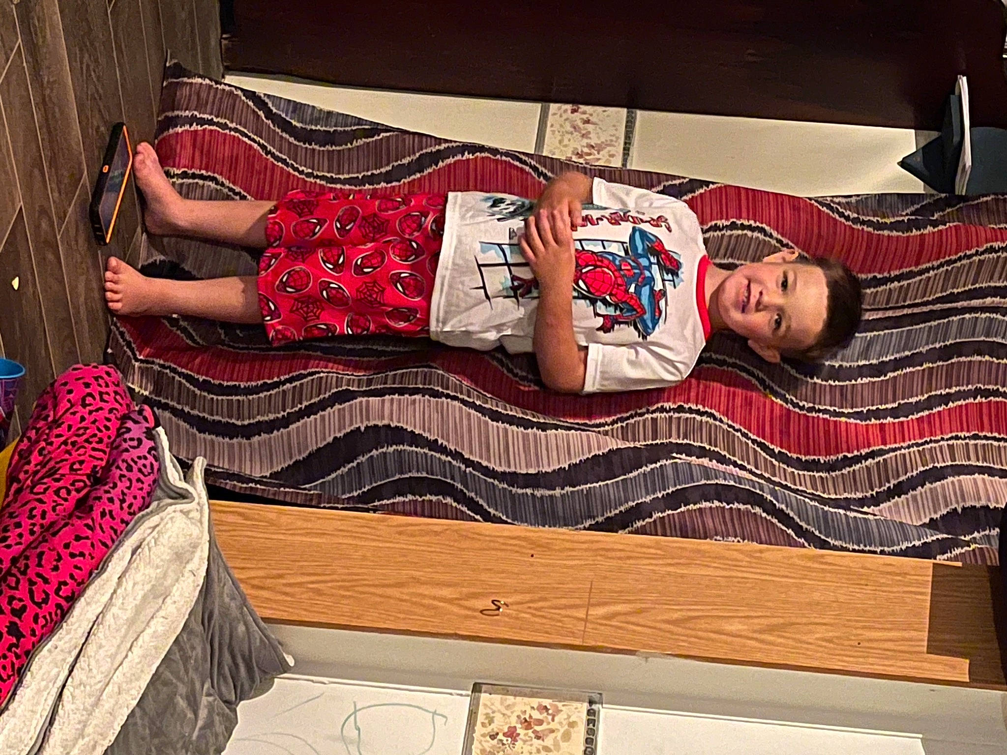 Jonas is registered to the contest to win money with this photo: art, carmine, comfort, cool, fashion_accessory, fashion_design, flesh, flooring, font, hardwood, human_leg, interior_design, pattern, peach, person, room, sleeve, thigh, tints_and_shades, visual_arts