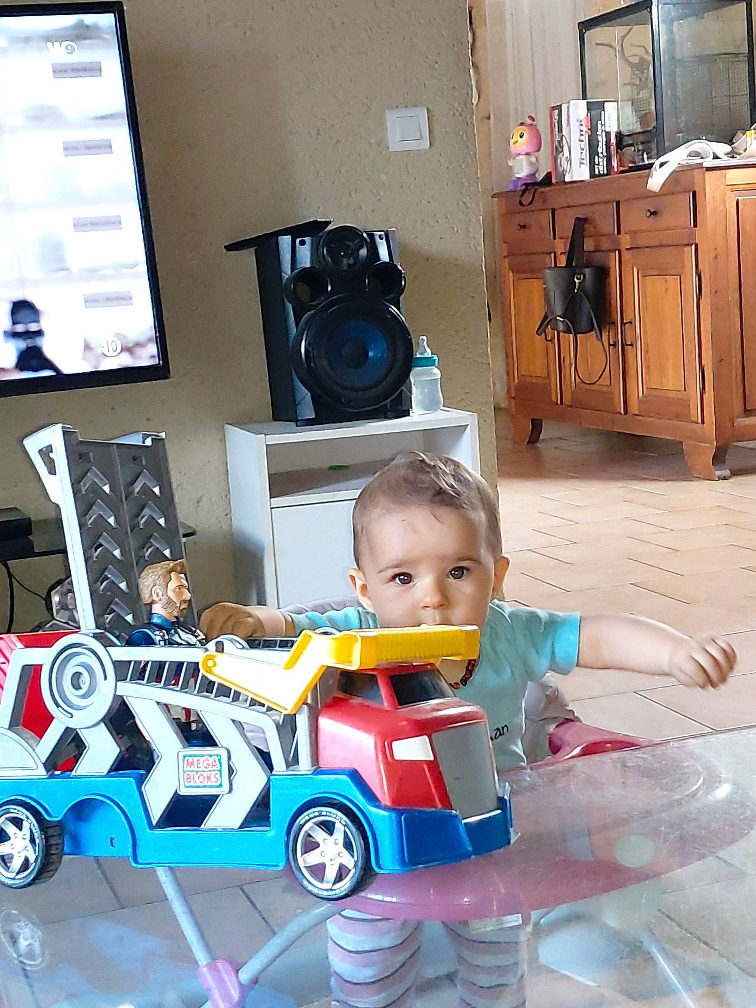 Nyna a rejoint le concours — aidez-le/la à gagner de superbes lots ! baby_toys, car, child, fictional_character, joy, lego, model_car, person, play, playset, product, room, toddler, toy, toy_vehicle, vehicle