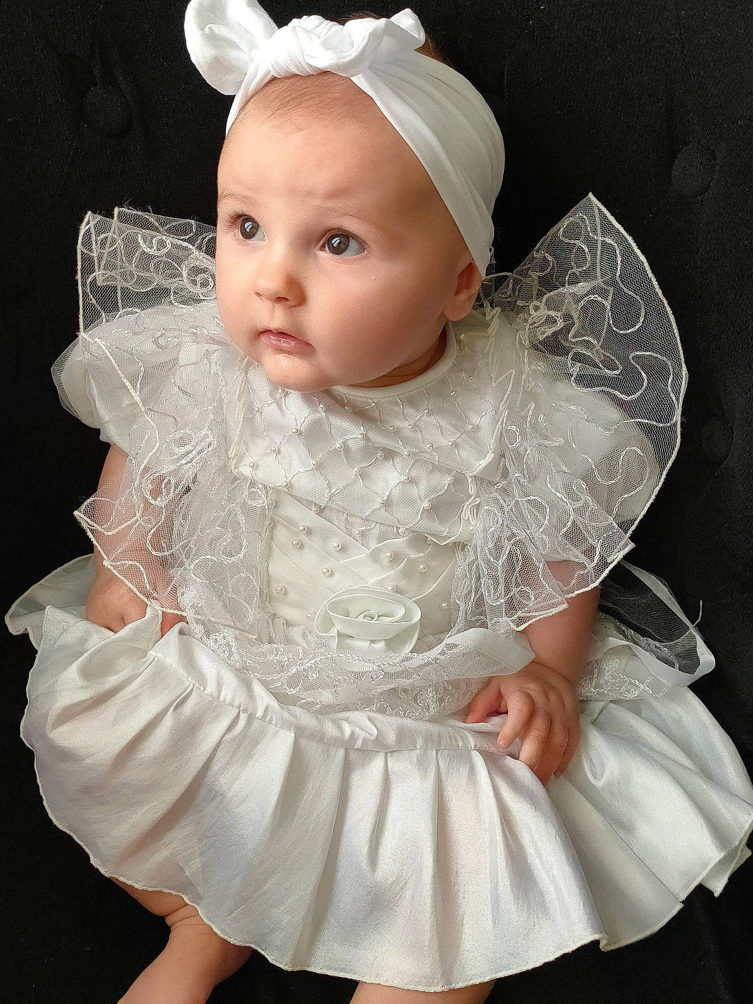 Nëlya a rejoint le concours — aidez-le/la à gagner de superbes lots ! baby, bridal_accessory, child, clothing, costume, dress, ear, fashion_accessory, hair_accessory, head, headpiece, lace, person, product, toddler, white
