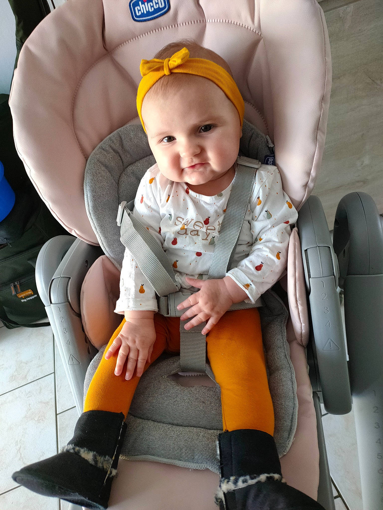 Nëlya a rejoint le concours — aidez-le/la à gagner de superbes lots ! baby, baby_carriage, baby_in_car_seat, baby_products, car_seat, car_seat_cover, child, person, product, toddler
