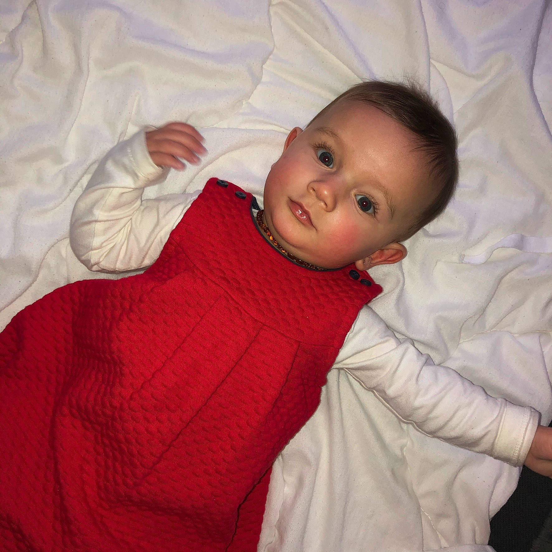 Inaya a rejoint le concours — aidez-le/la à gagner de superbes lots ! baby, baby_toddler_clothing, cheek, child, comfort, linens, person, skin, textile, toddler