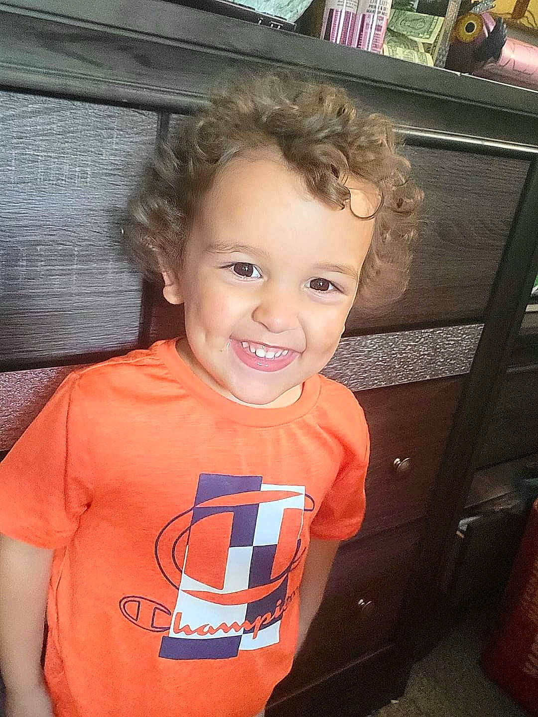 Zyere is registered to the contest to win money with this photo: baby_toddler_clothing, cheek, child, chin, cool, electric_blue, eye, eyebrow, fun, happy, iris, joy, mouth, nose, person, skin, sleeve, smile, sportswear, t_shirt