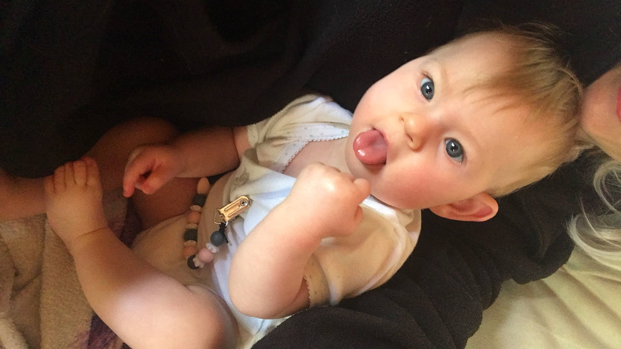 Clary participe au concours pour gagner de l'argent avec cette photo : baby, baby_toddler_clothing, cheek, comfort, dress, ear, eyelash, finger, flash_photography, gesture, happy, iris, lip, mouth, nail, neck, nose, person, skin, surprise