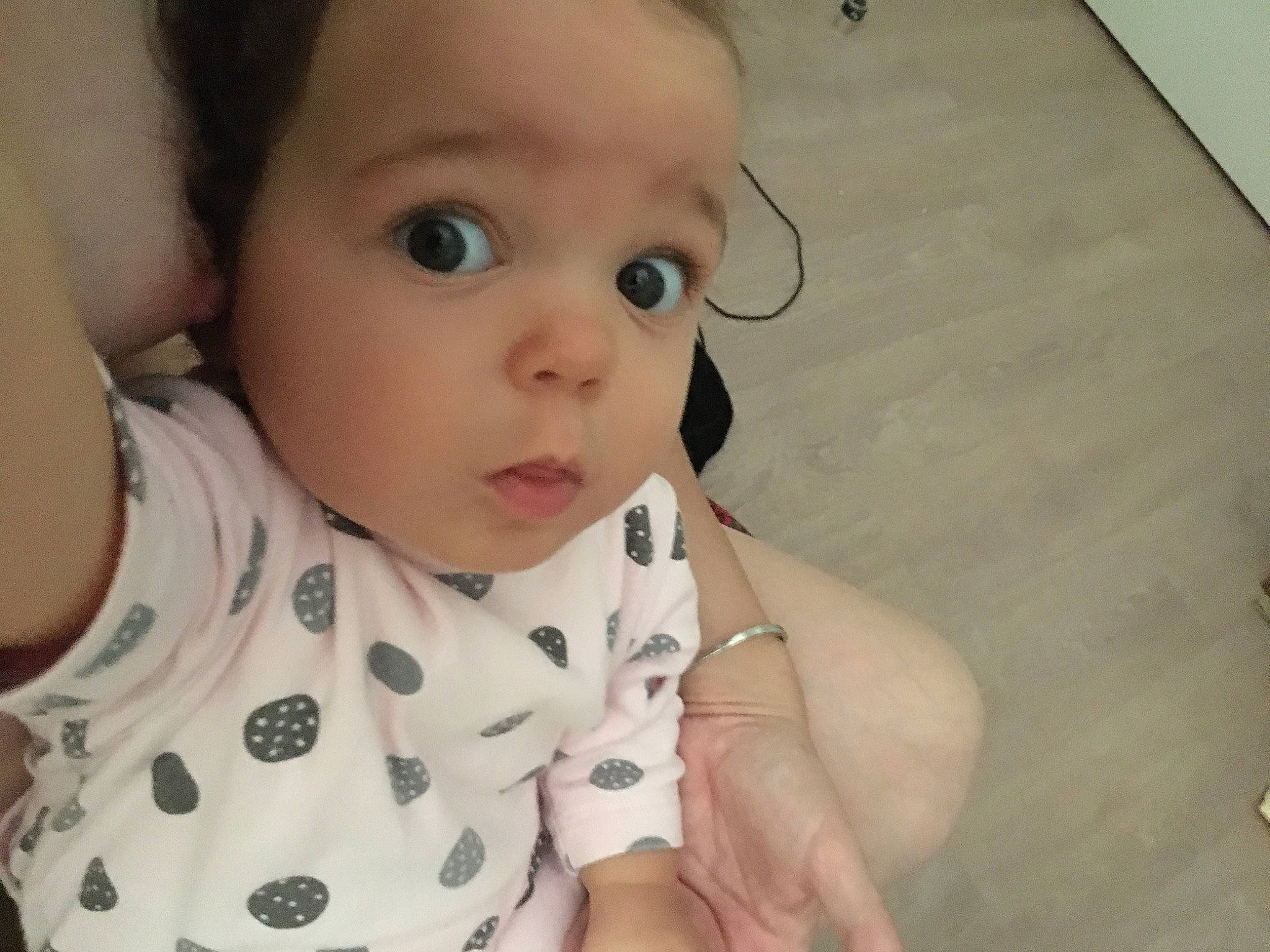 Nila participe au concours pour gagner de l'argent avec cette photo : cheek, chin, ear, eye, eyebrow, eyelash, face, facial_expression, forehead, hair, hand, head, iris, joint, lip, mouth, neck, nose, person, skin